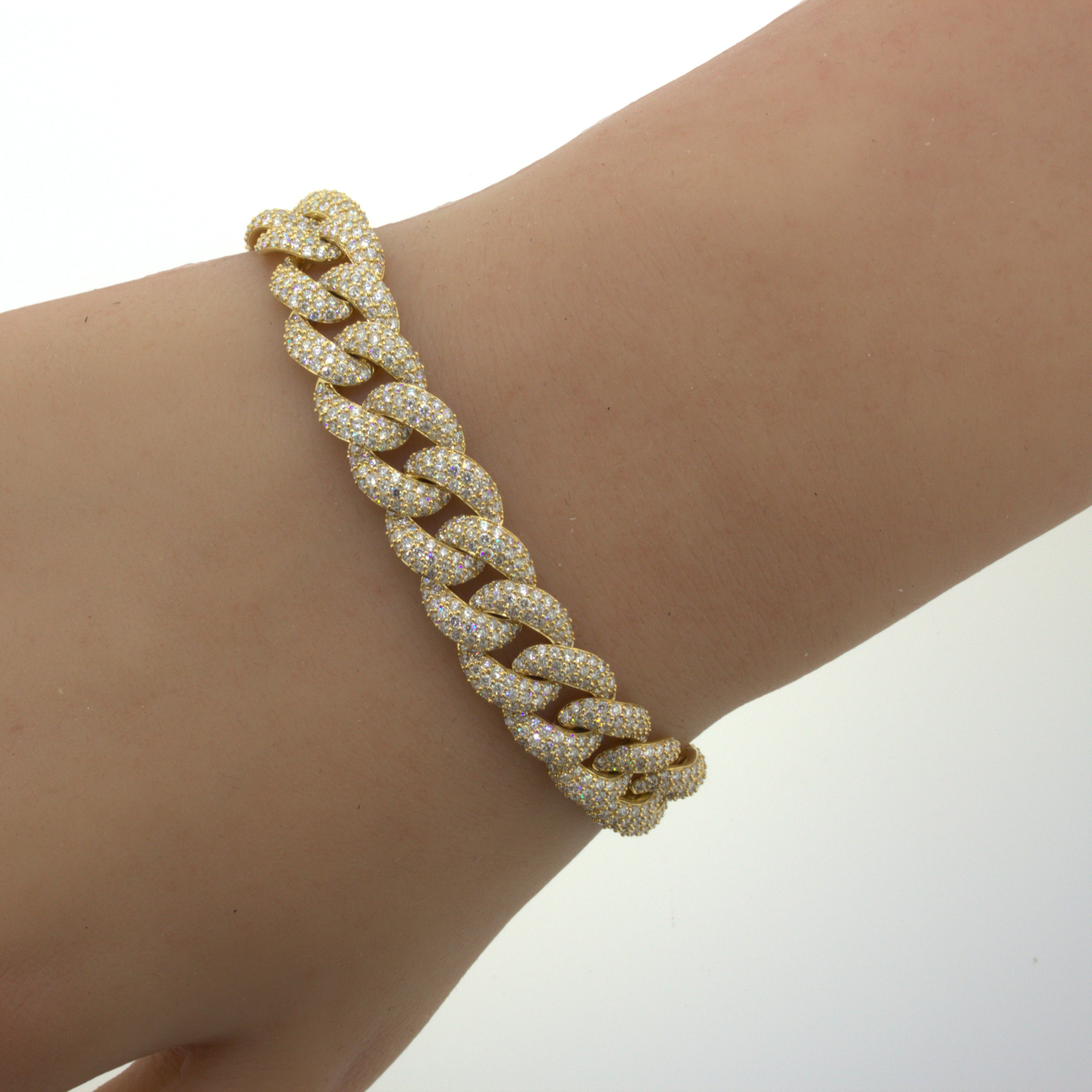 9.57 Carat Diamond Pave 18k Yellow Gold Link Bracelet