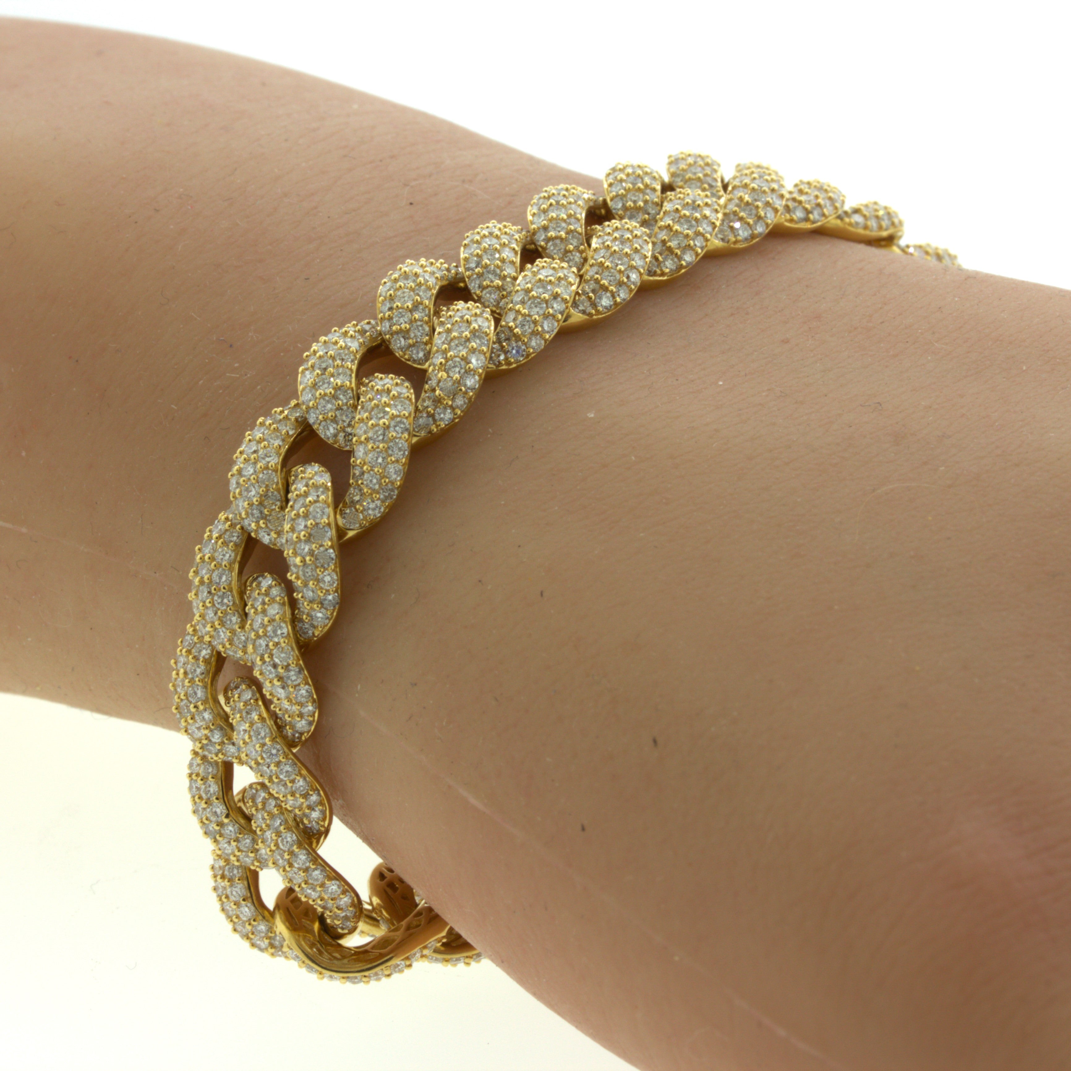 9.57 Carat Diamond Pave 18k Yellow Gold Link Bracelet