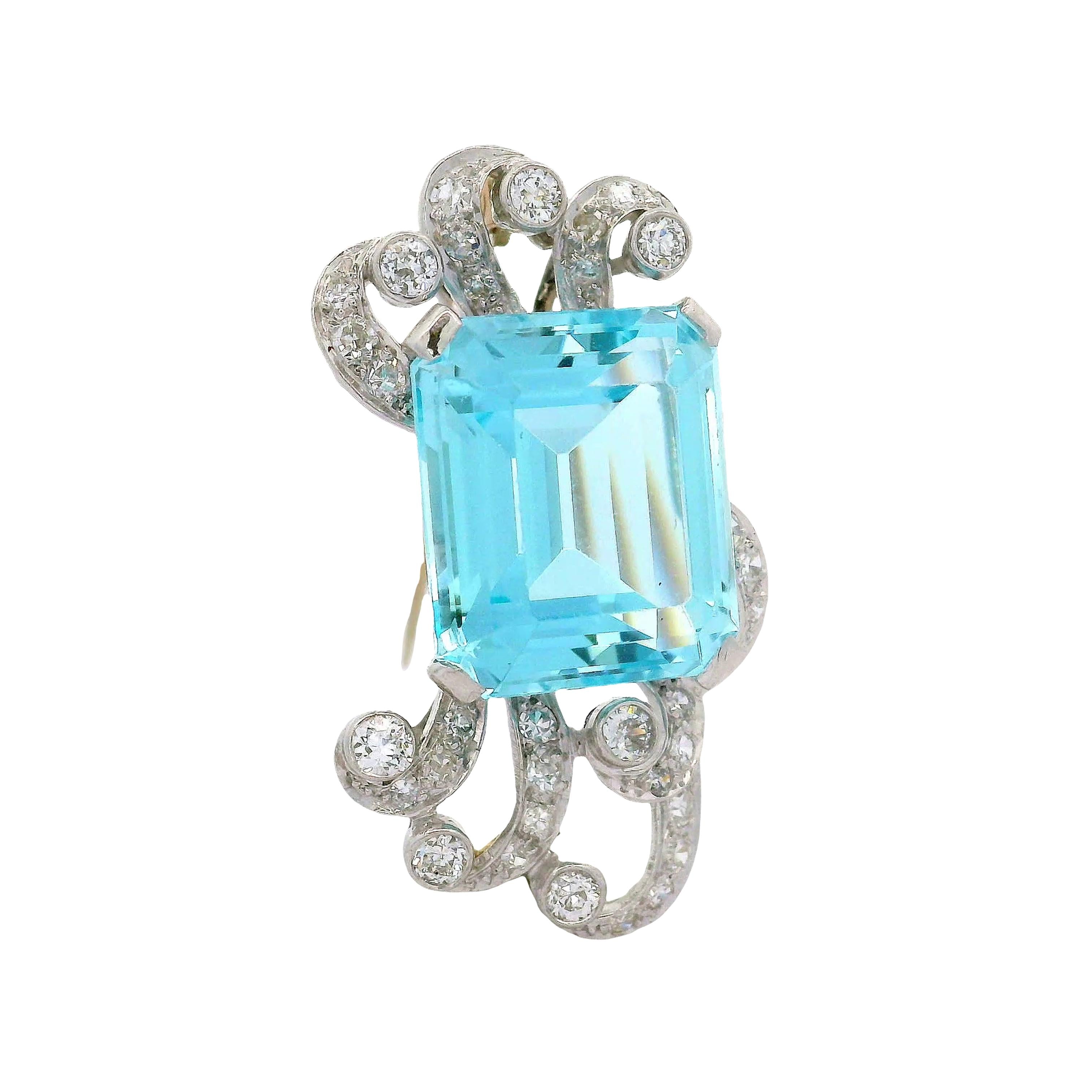 Retro 14.00 Carat Aquamarine Diamond Platinum 14K Gold Brooch