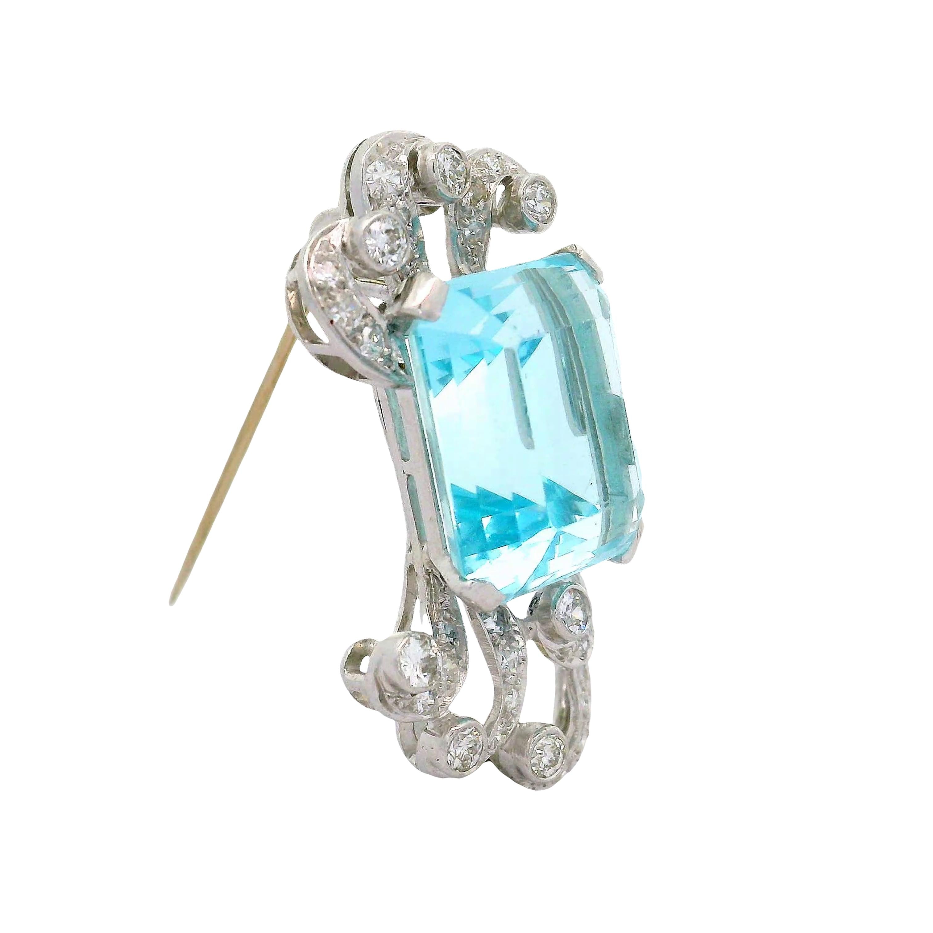 Retro 14.00 Carat Aquamarine Diamond Platinum 14K Gold Brooch
