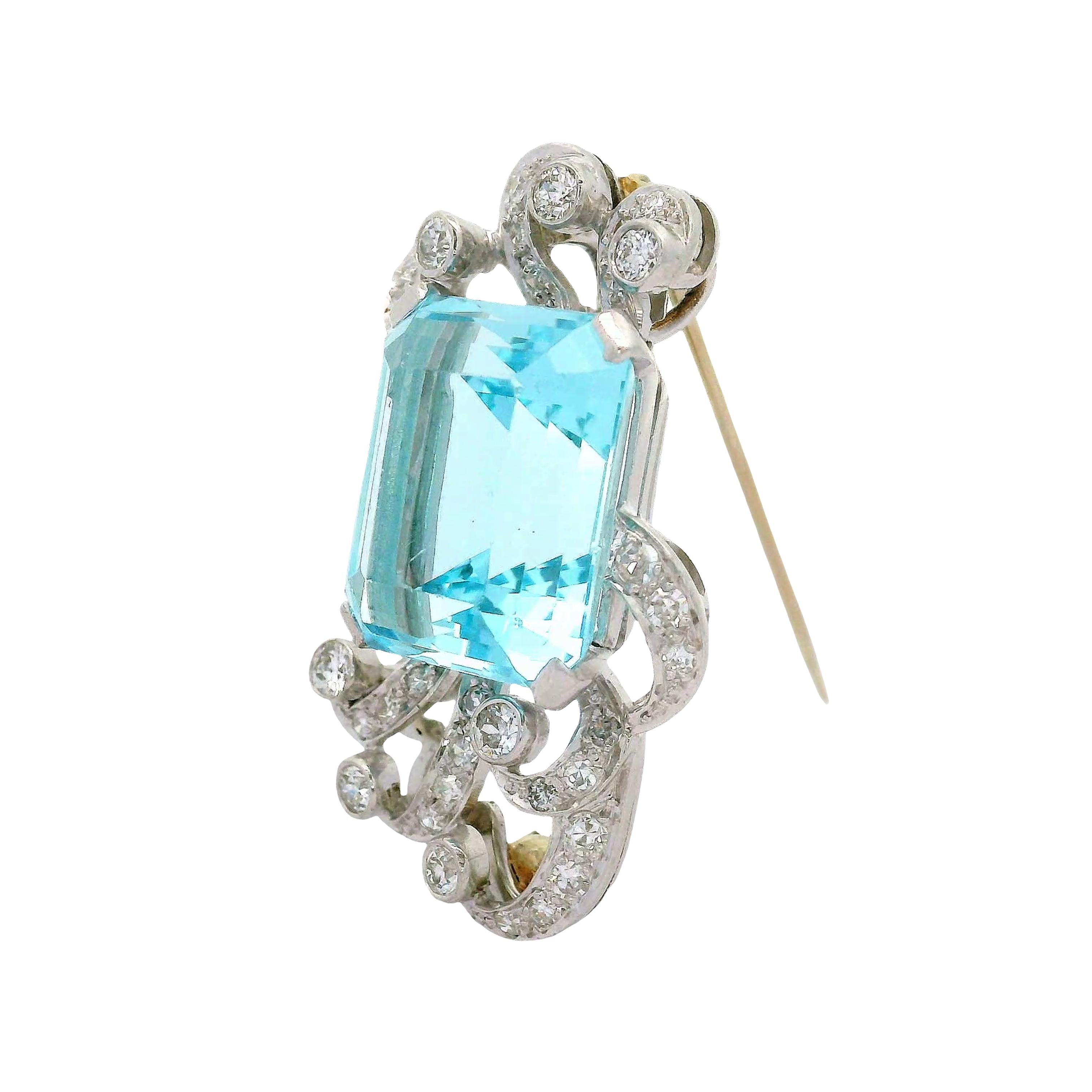 Retro 14.00 Carat Aquamarine Diamond Platinum 14K Gold Brooch