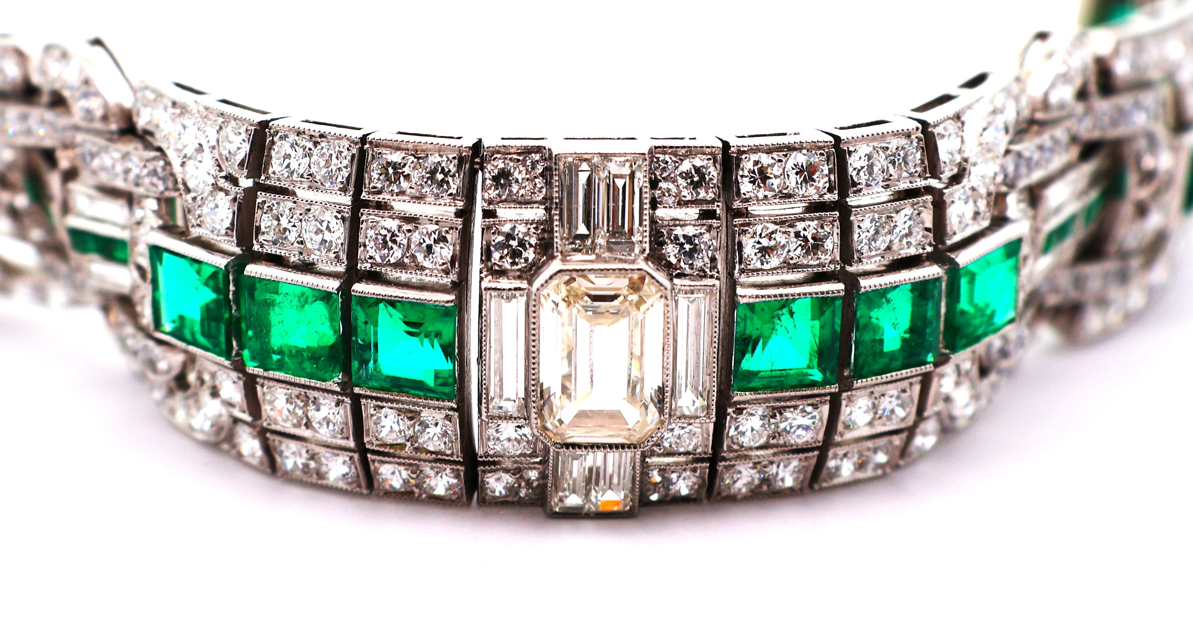 Superb Art Deco Diamond Emerald Platinum Bracelet, Circa 1929