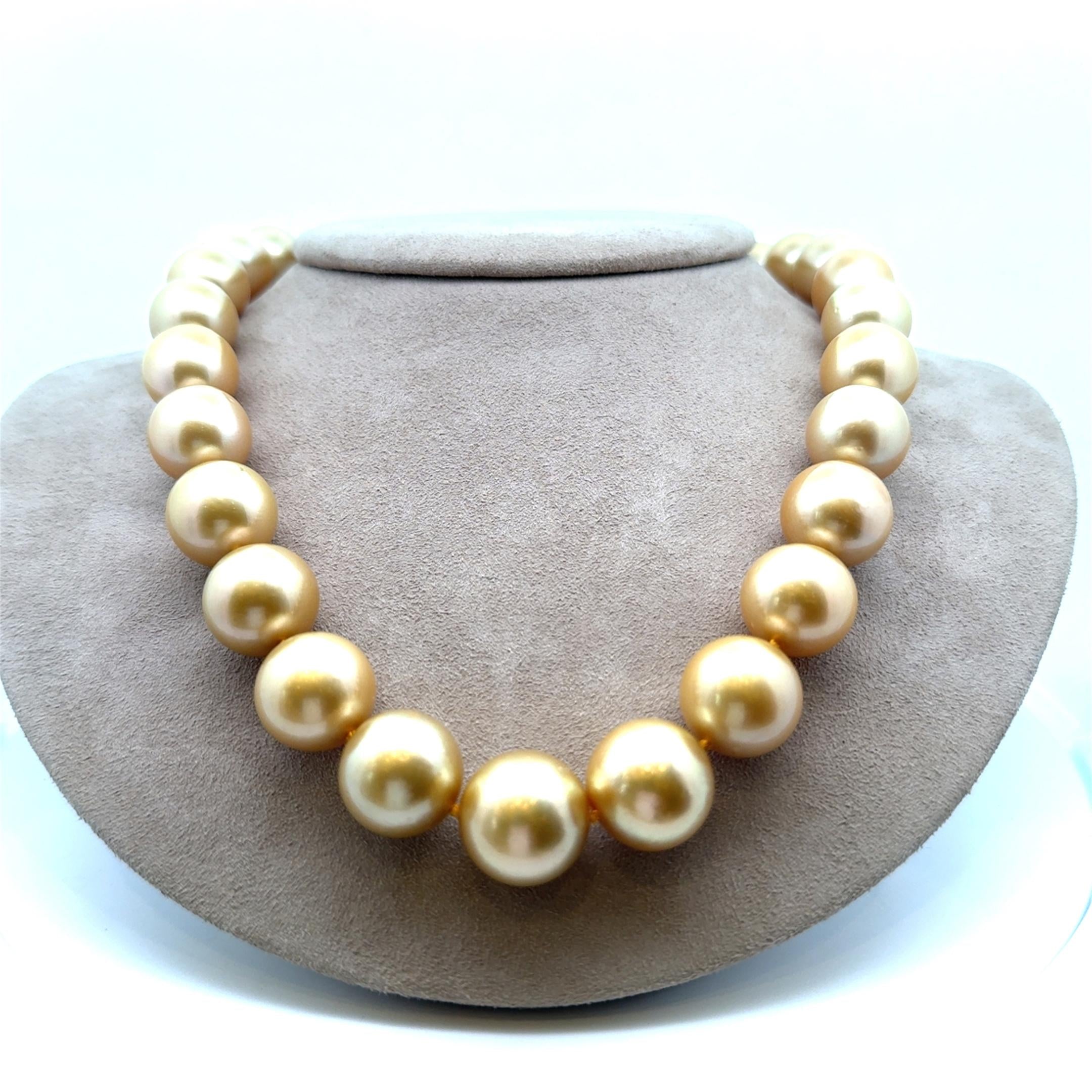 Stunning 15-17mm Golden South Sea Pearl Diamond Pave 18k Yellow Gold Necklace