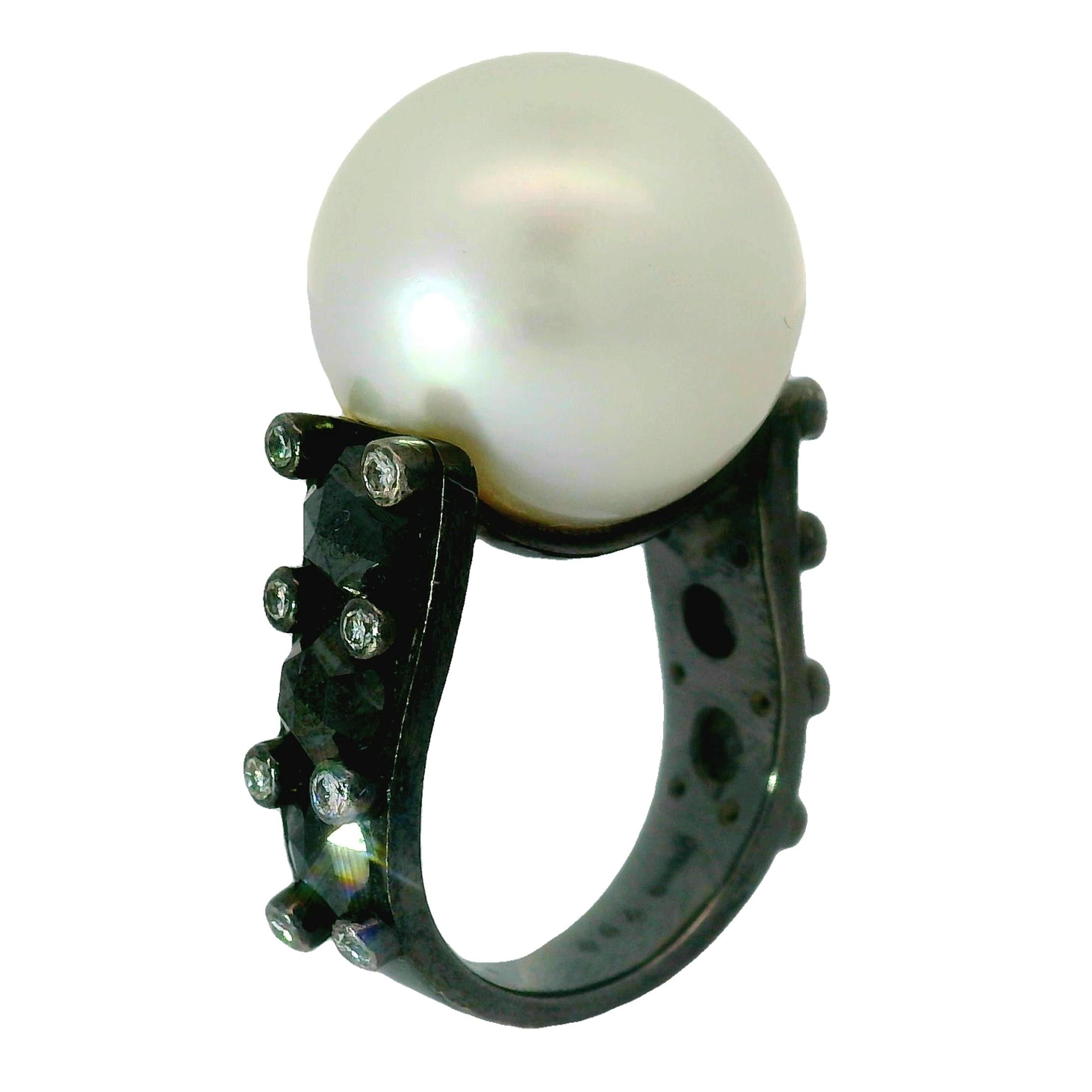 17.5mm South Sea Pearl Black & White Diamond 18k Gold Ring