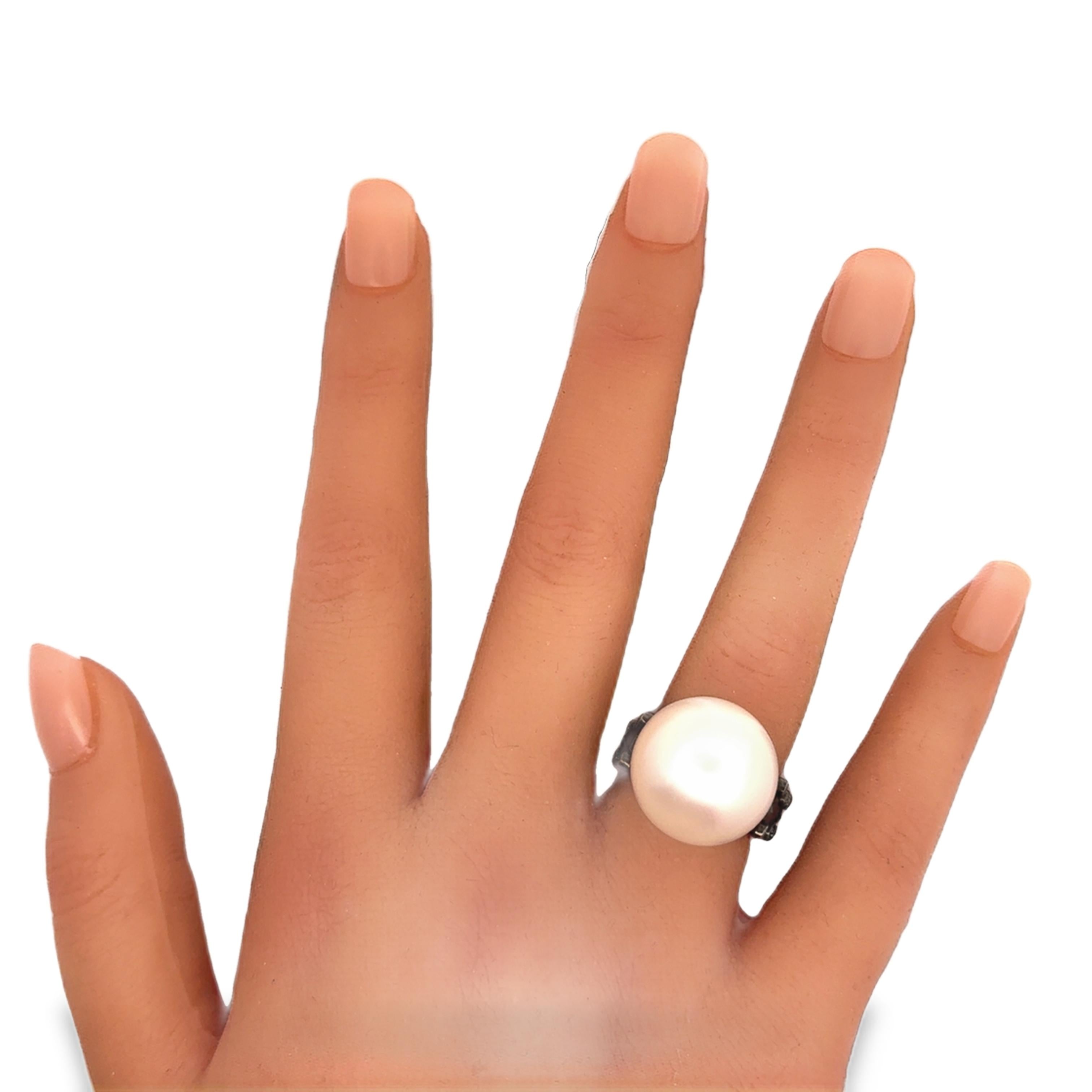 17.5mm South Sea Pearl Black & White Diamond 18k Gold Ring