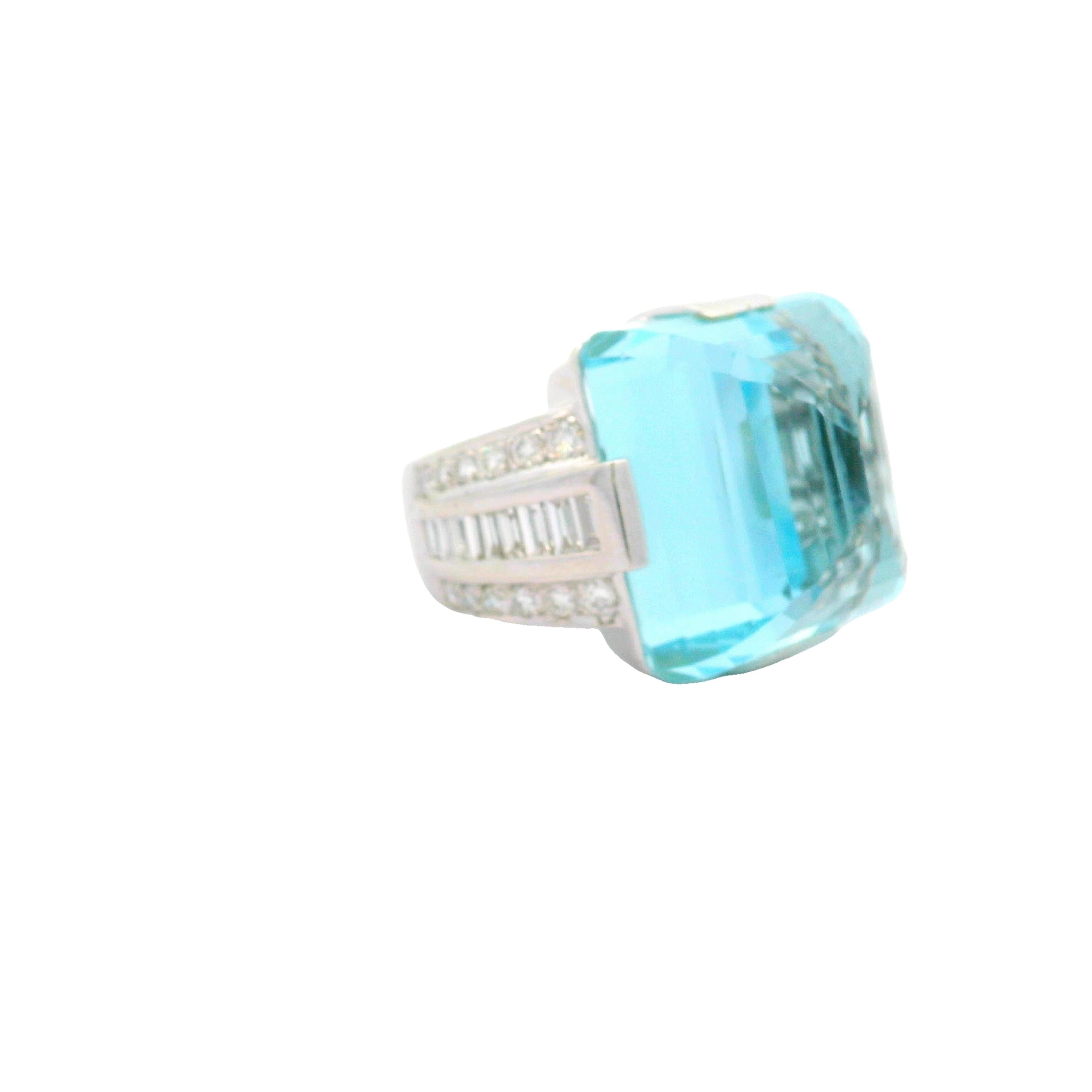 33.24 Carat Aquamarine Diamond 18k White Gold Pyramid Ring
