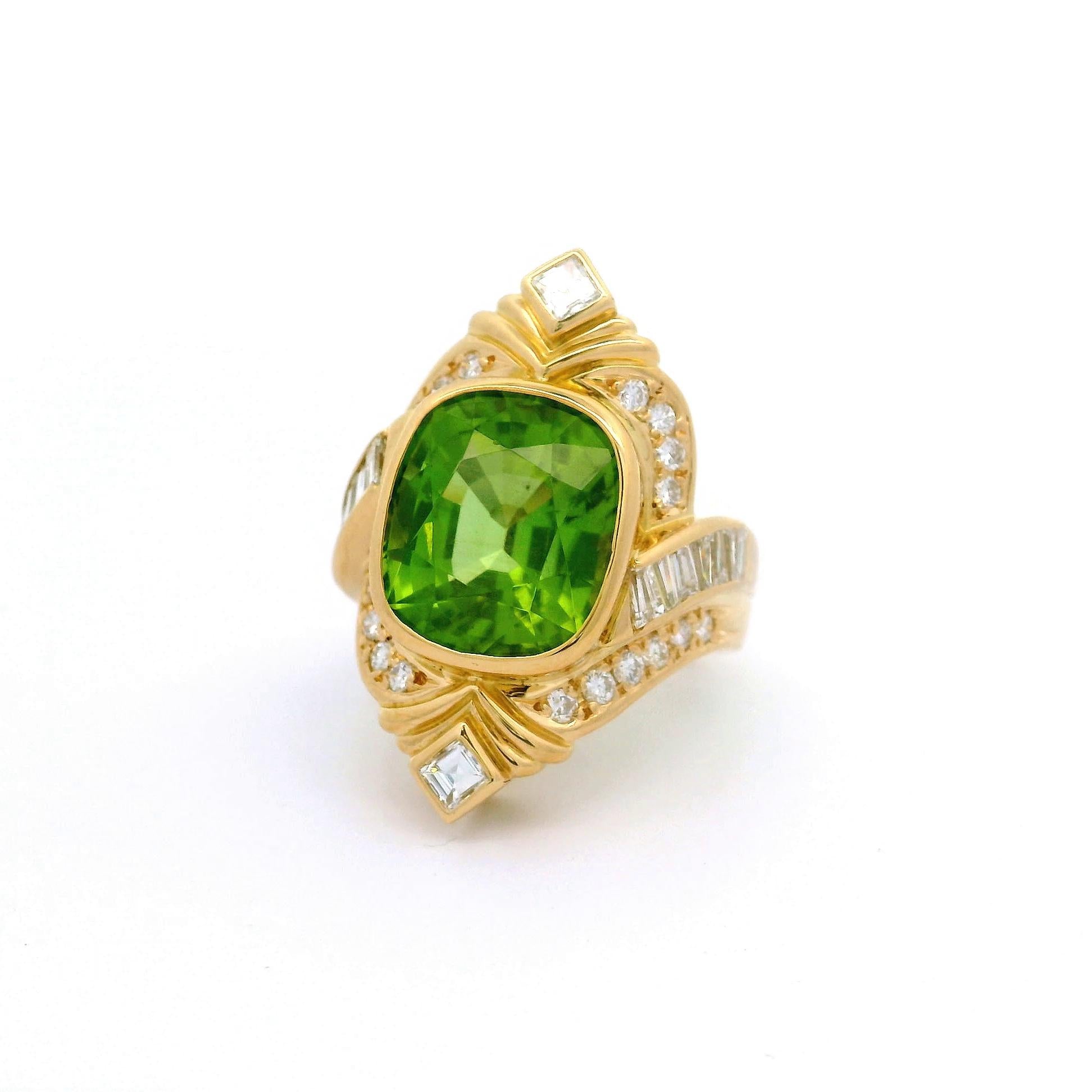 Peridot Diamond 18k Yellow Gold Ring