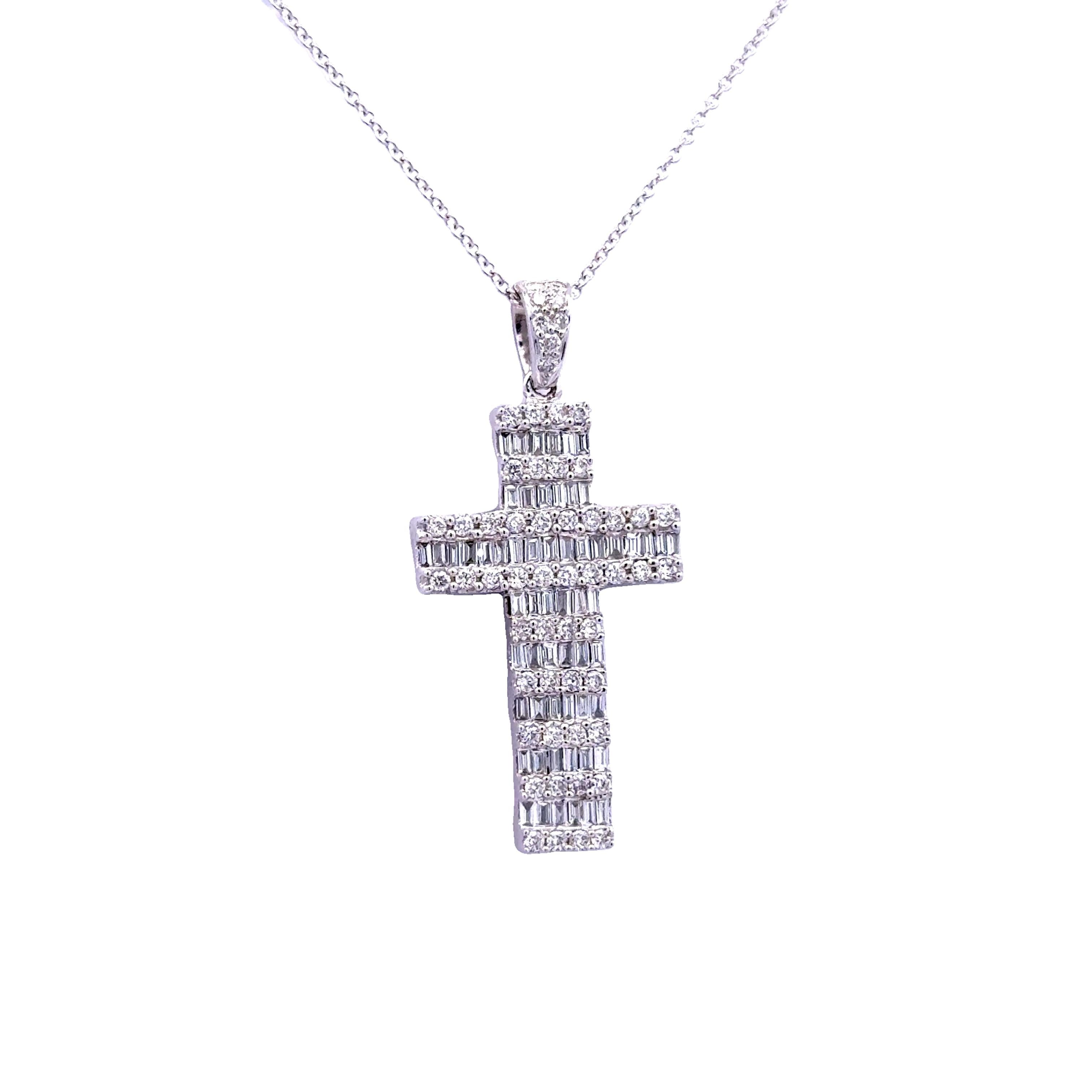 18k White Gold Diamond Cross Pendant Necklace