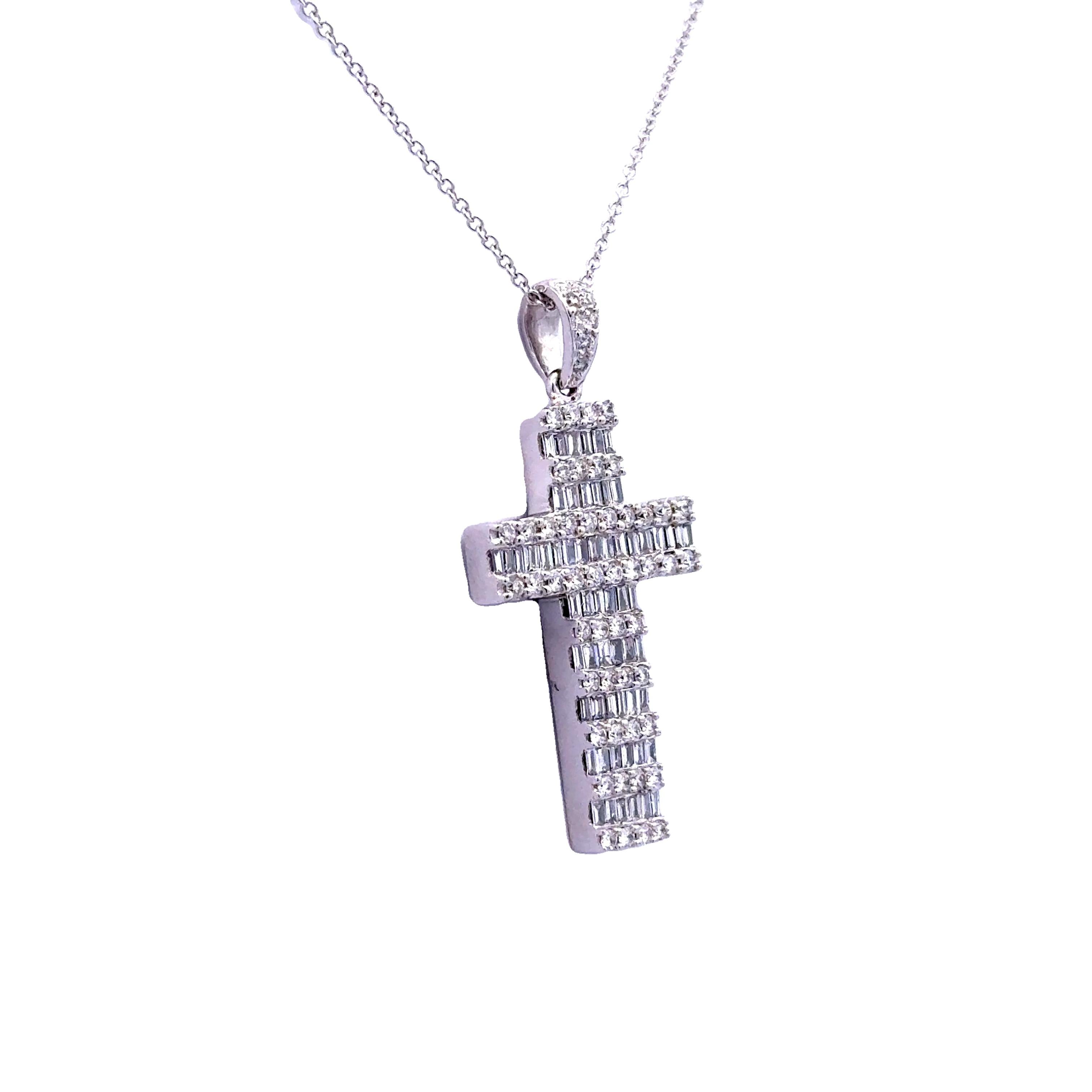 18k White Gold Diamond Cross Pendant Necklace
