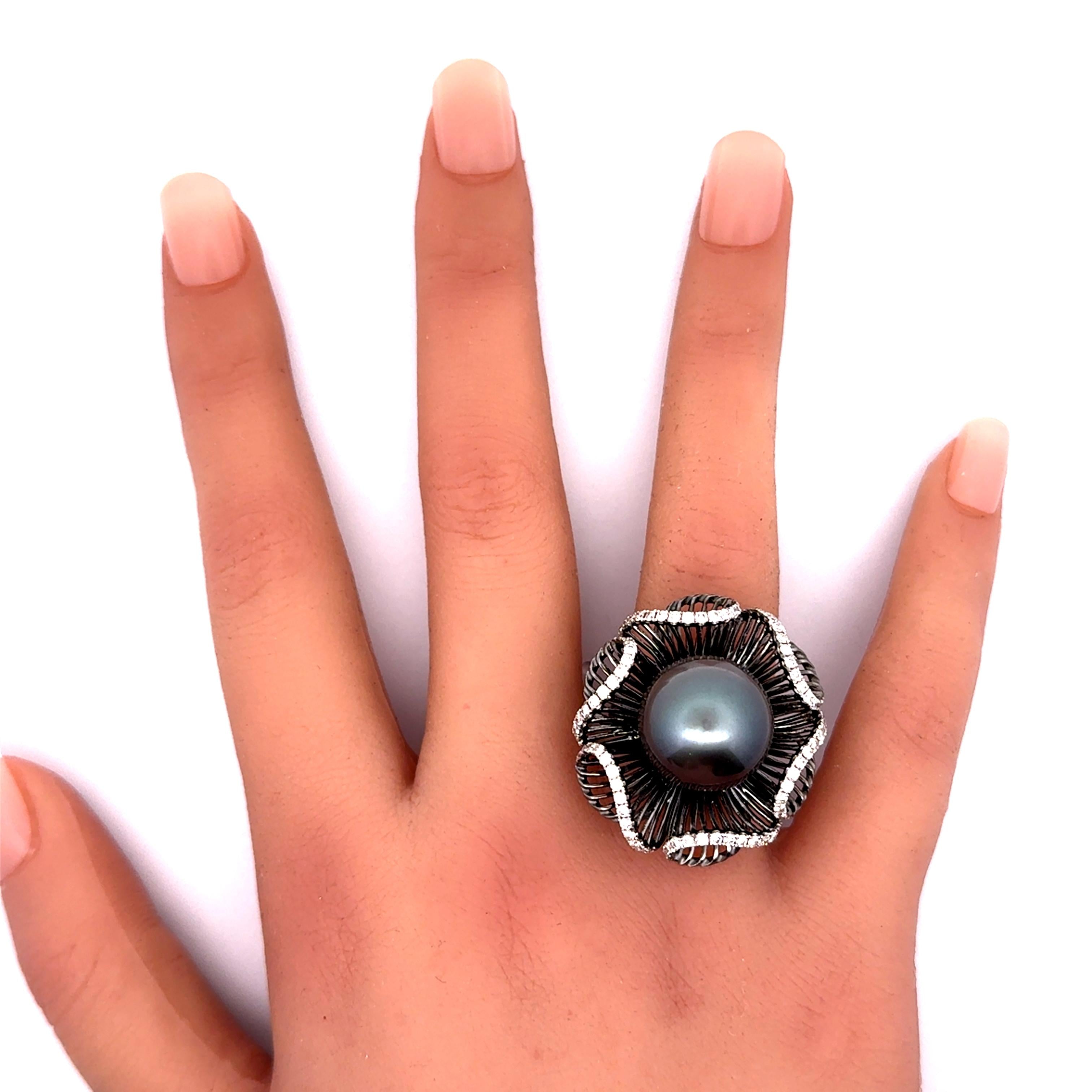 15.5mm Tahitian Pearl Diamond 18K Gold Flower Ring