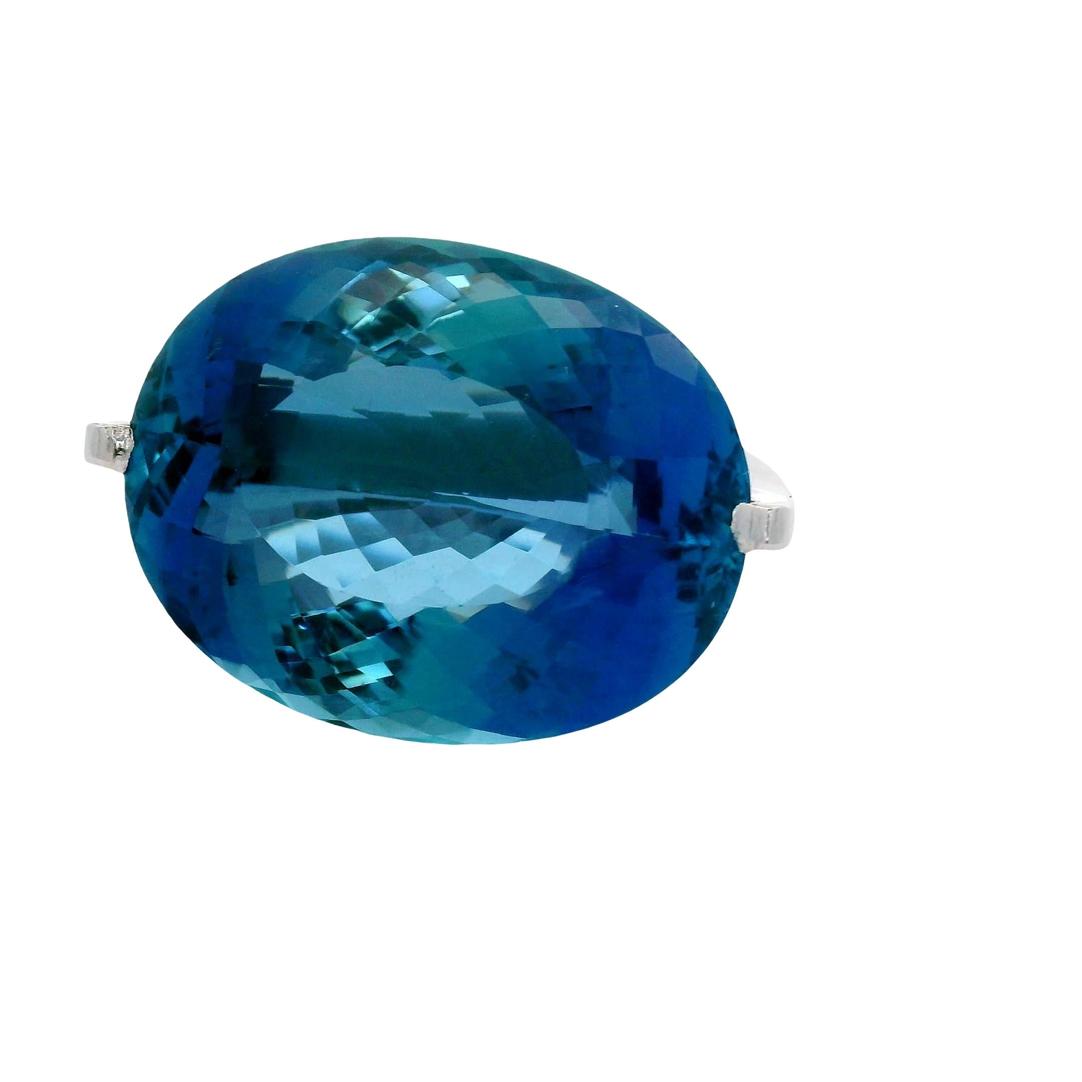 Superb 27.20 Carat Aquamarine 18k White Gold Solitaire Ring
