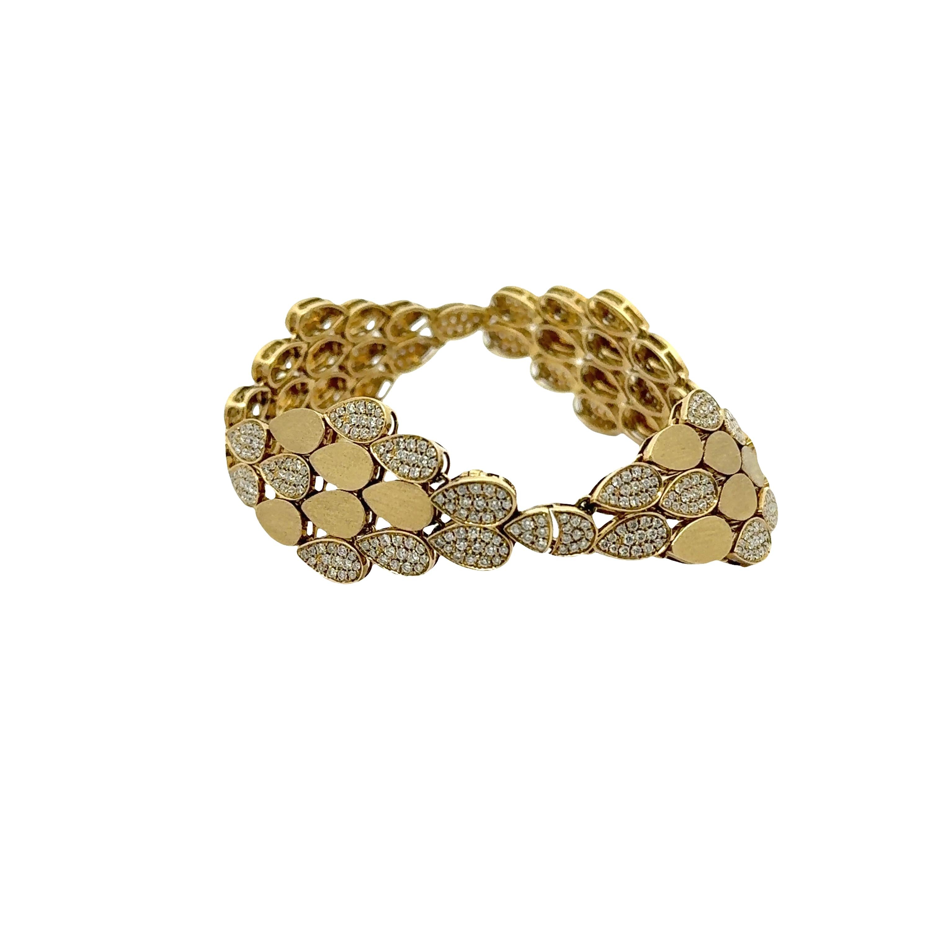 Modern Diamond 18k Yellow Gold Link Bracelet