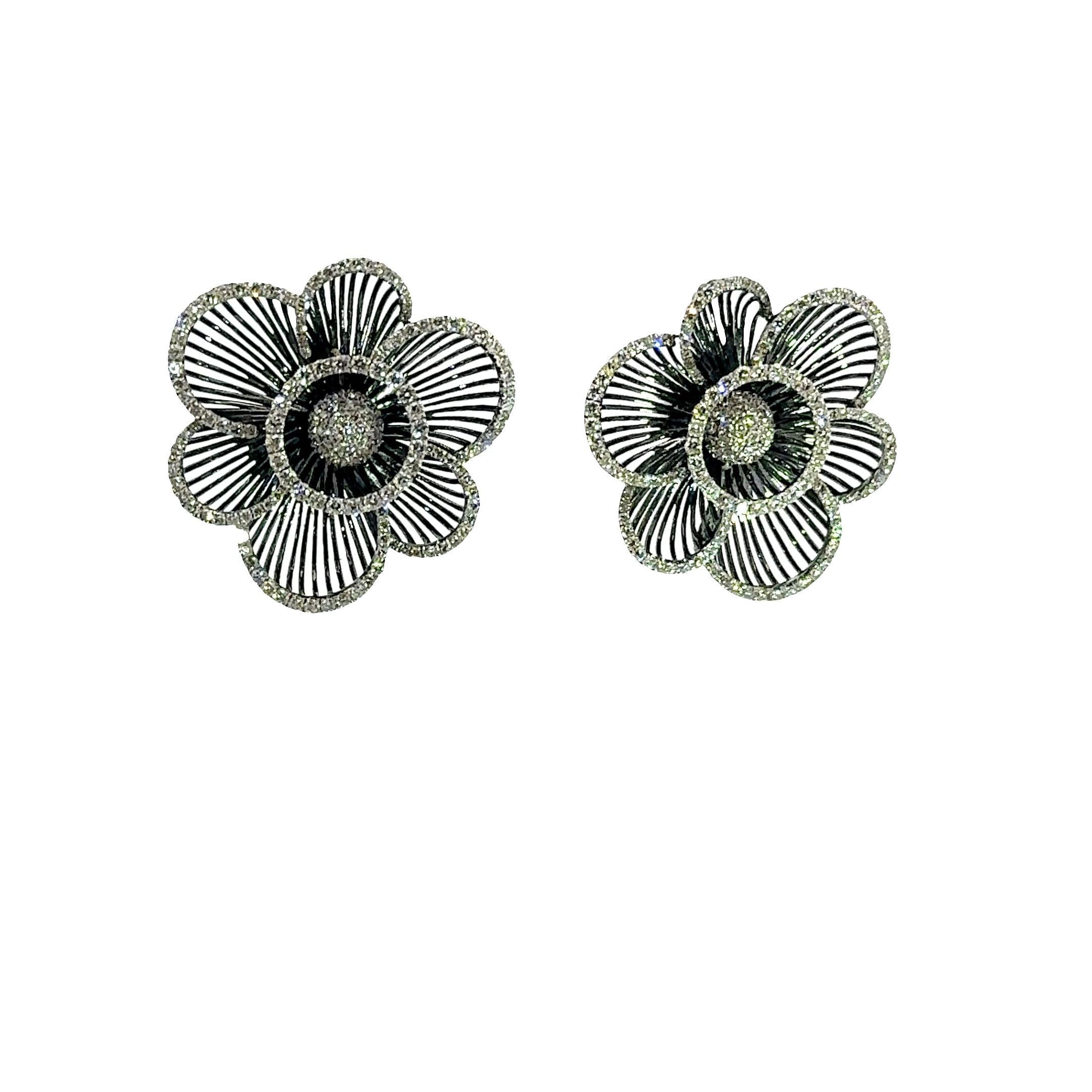 Diamond 18k Gold Flower Earrings