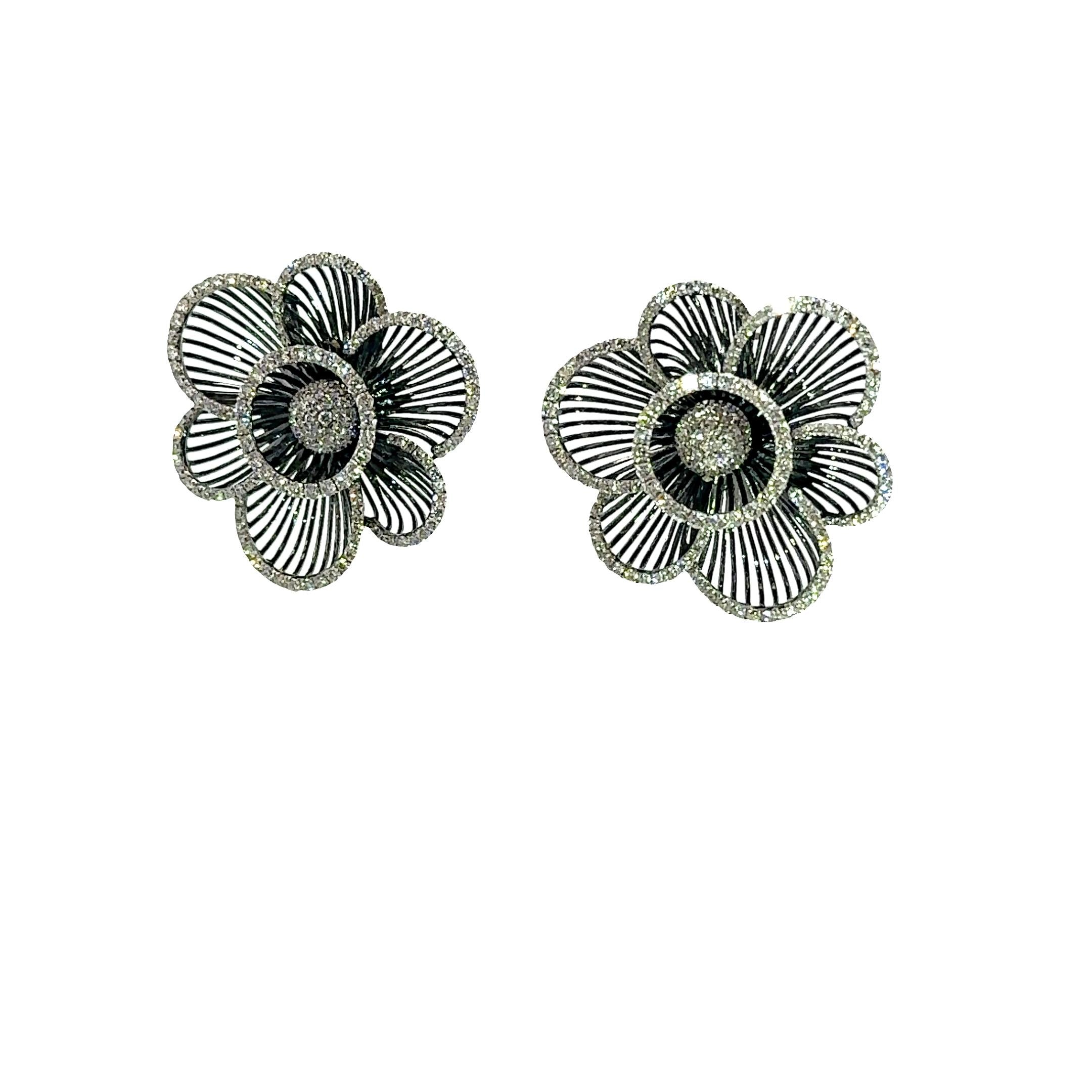 Diamond 18k Gold Flower Earrings