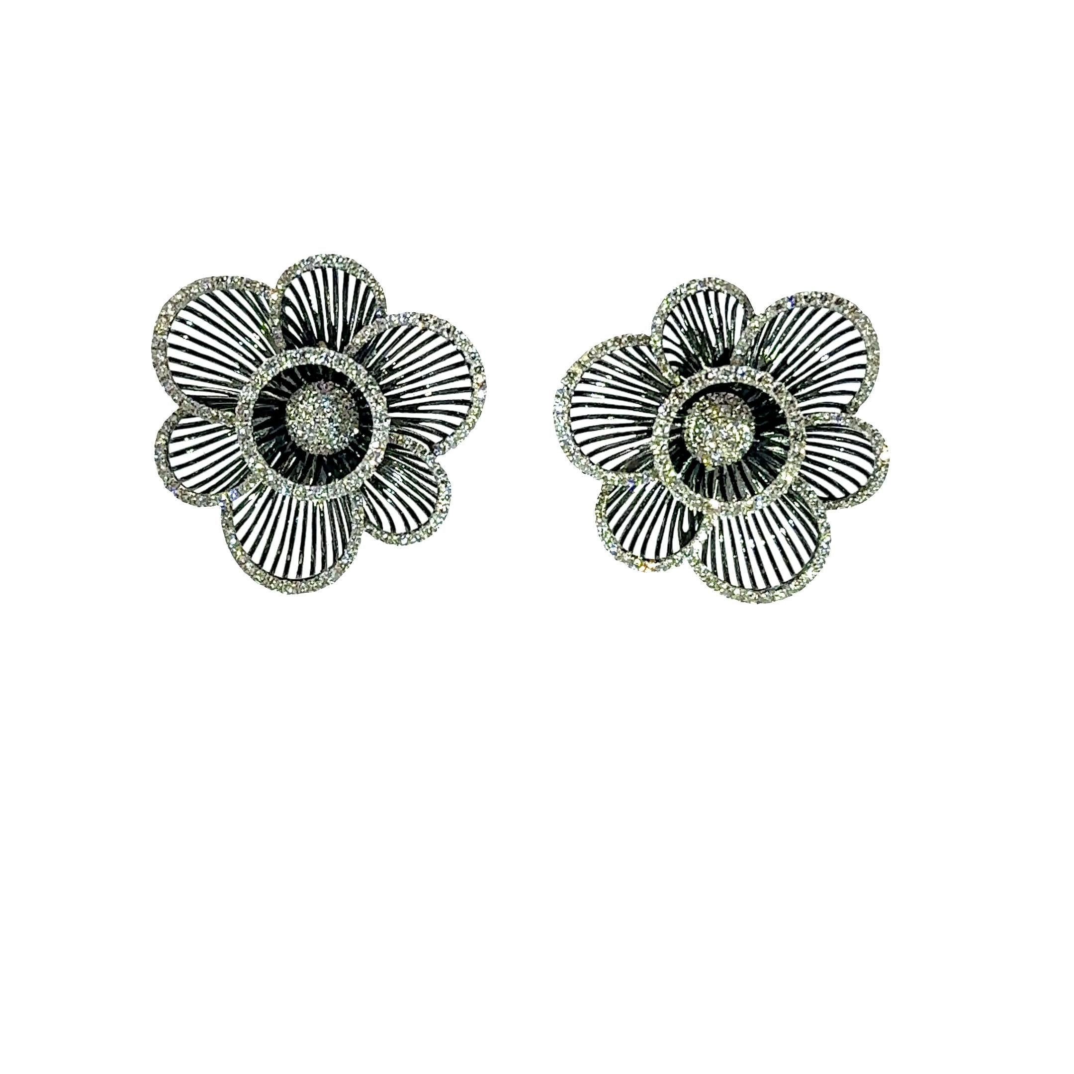 Diamond 18k Gold Flower Earrings