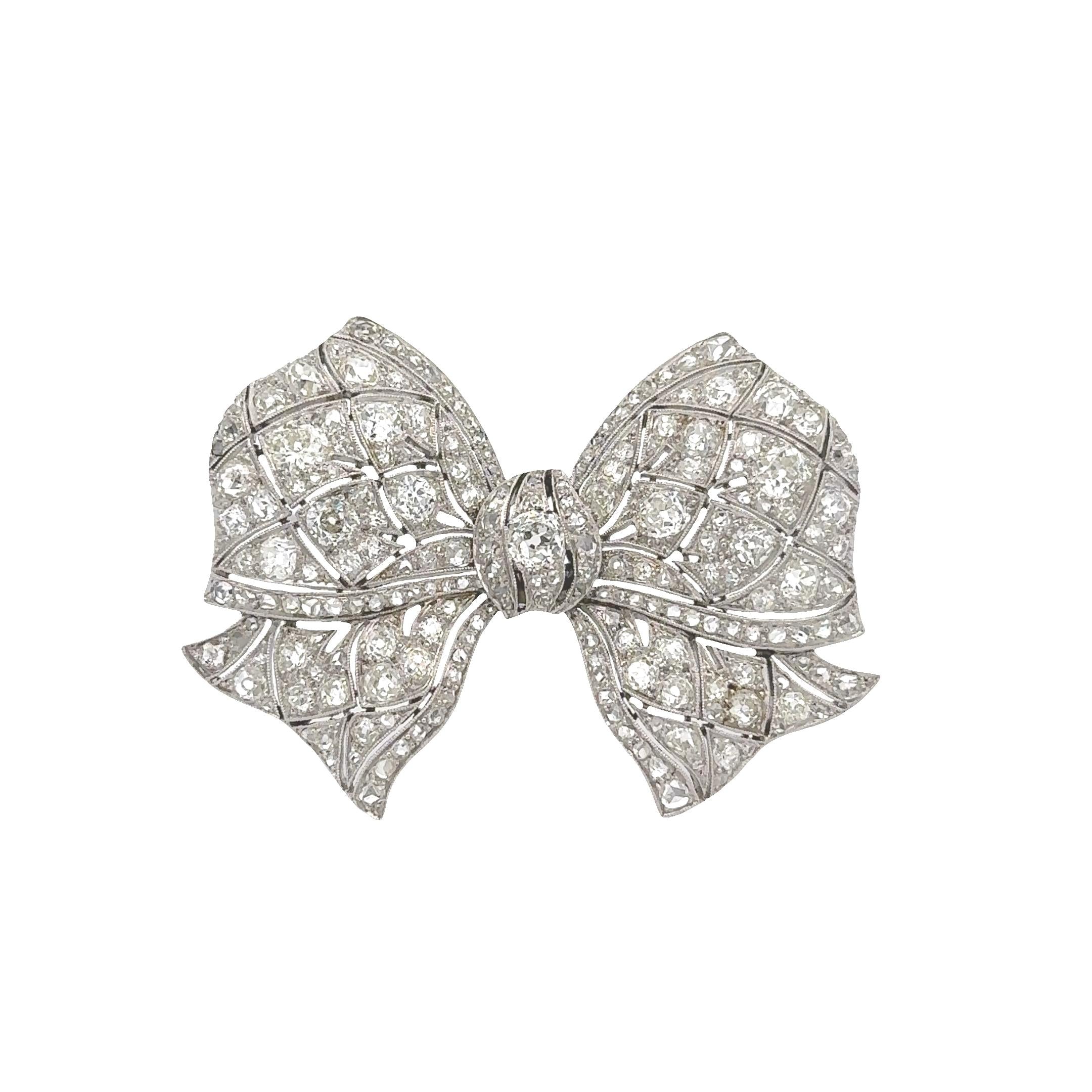 Antique Art-Deco Diamond Old-cut Platinum Bow Brooch