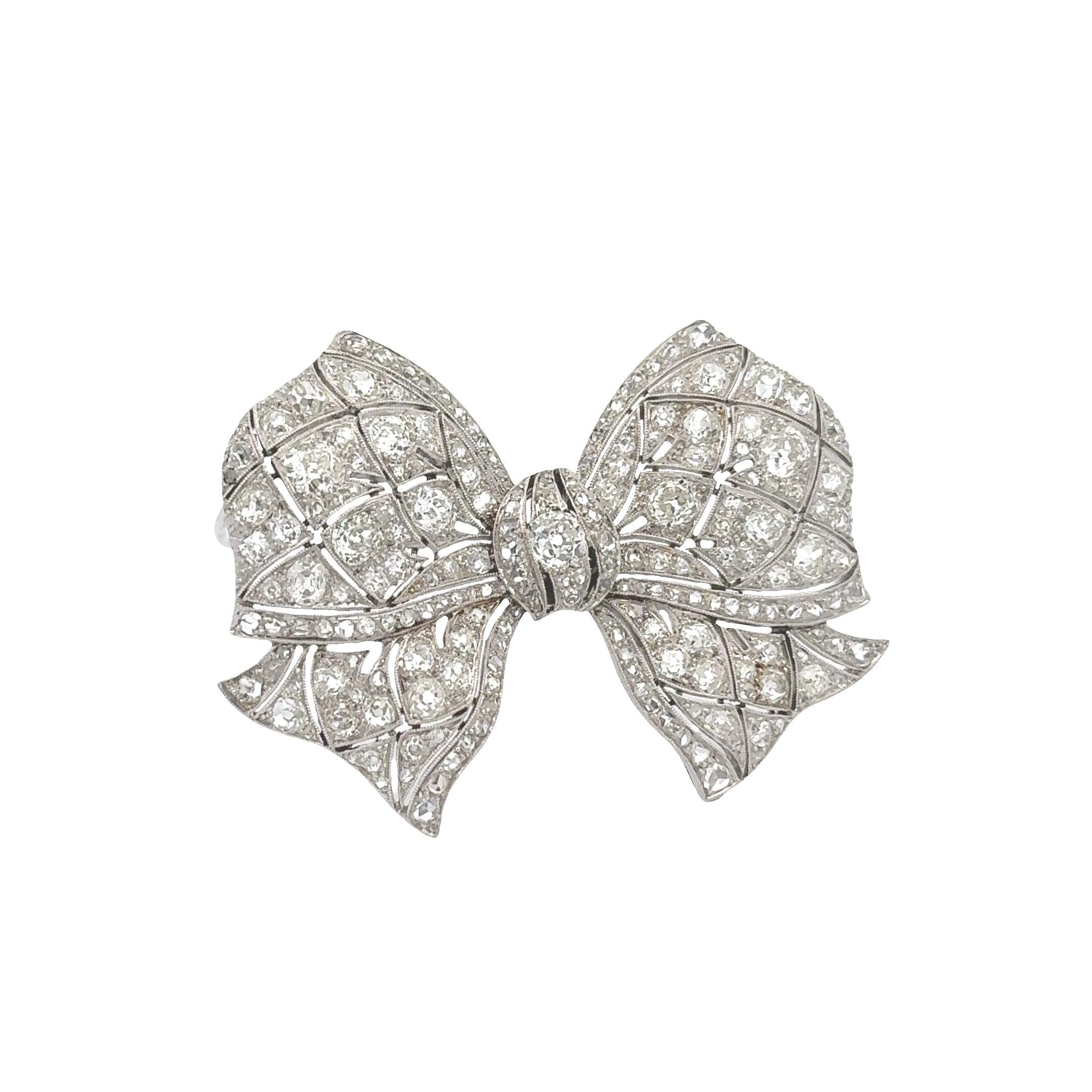 Antique Art-Deco Diamond Old-cut Platinum Bow Brooch