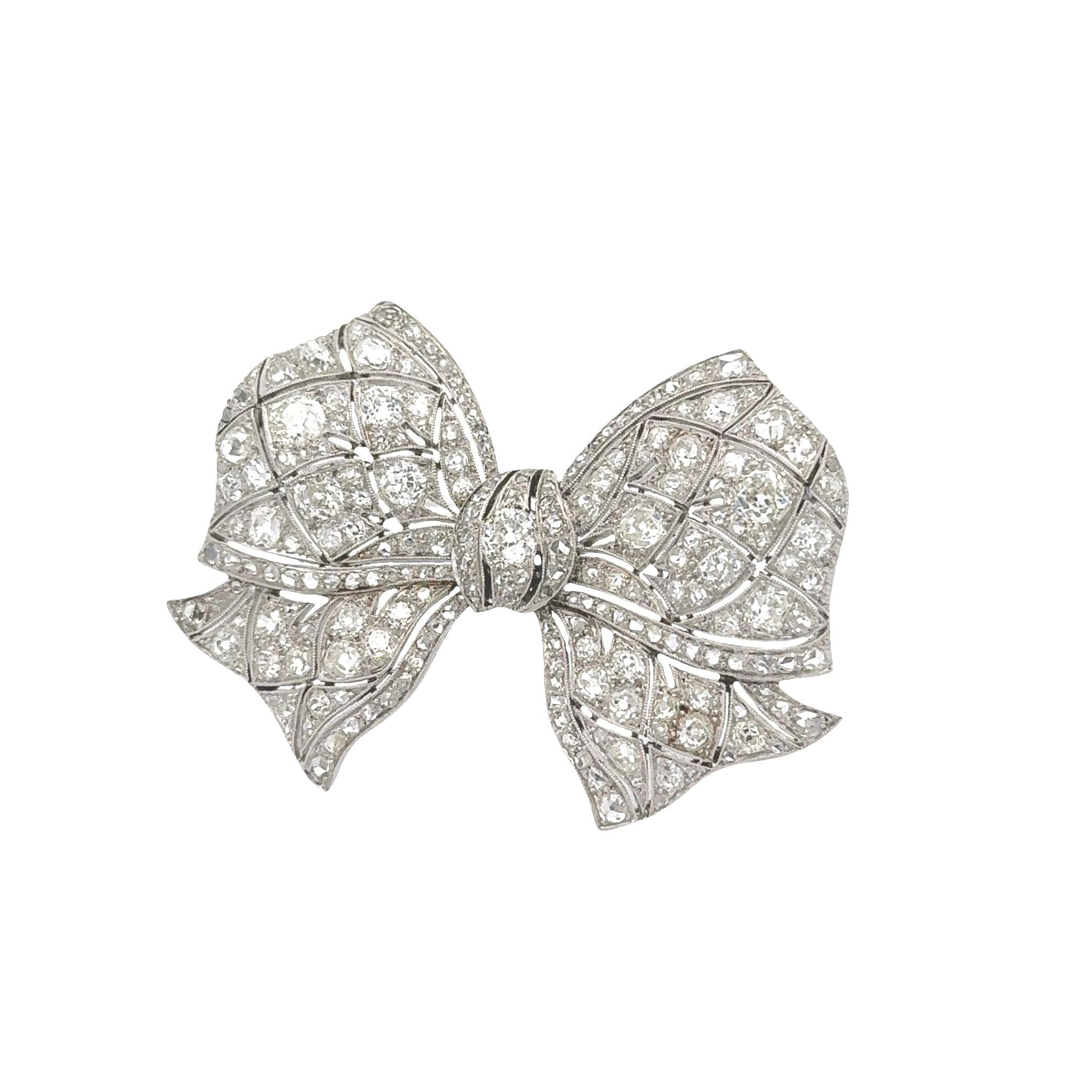 Antique Art-Deco Diamond Old-cut Platinum Bow Brooch