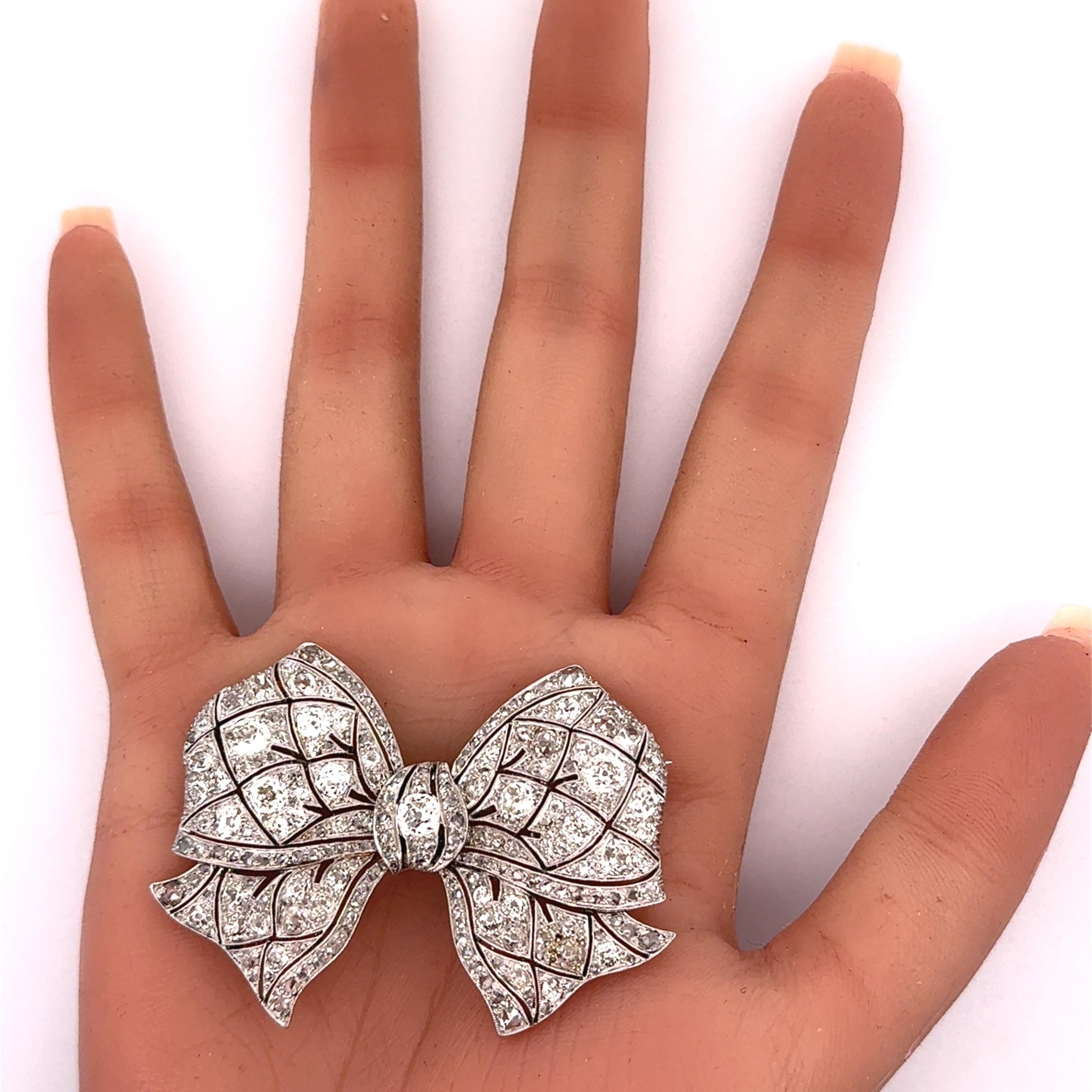 Antique Art-Deco Diamond Old-cut Platinum Bow Brooch