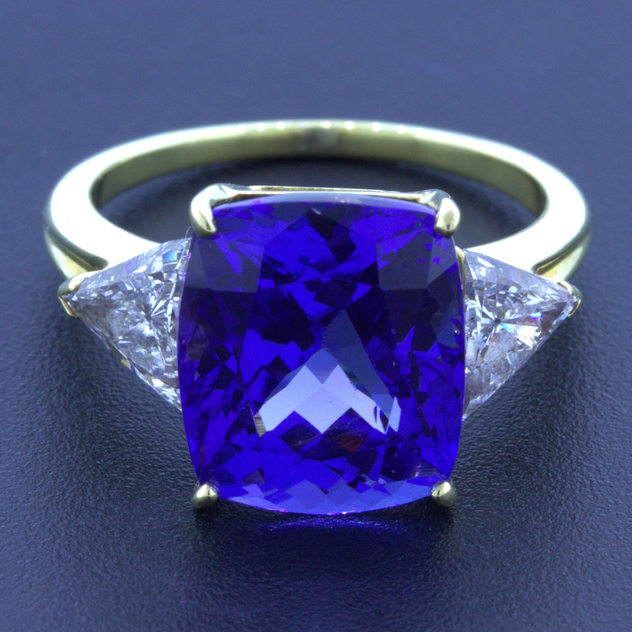 9.80 Carat Tanzanite Diamond 18k Yellow Gold 3-Stone Ring