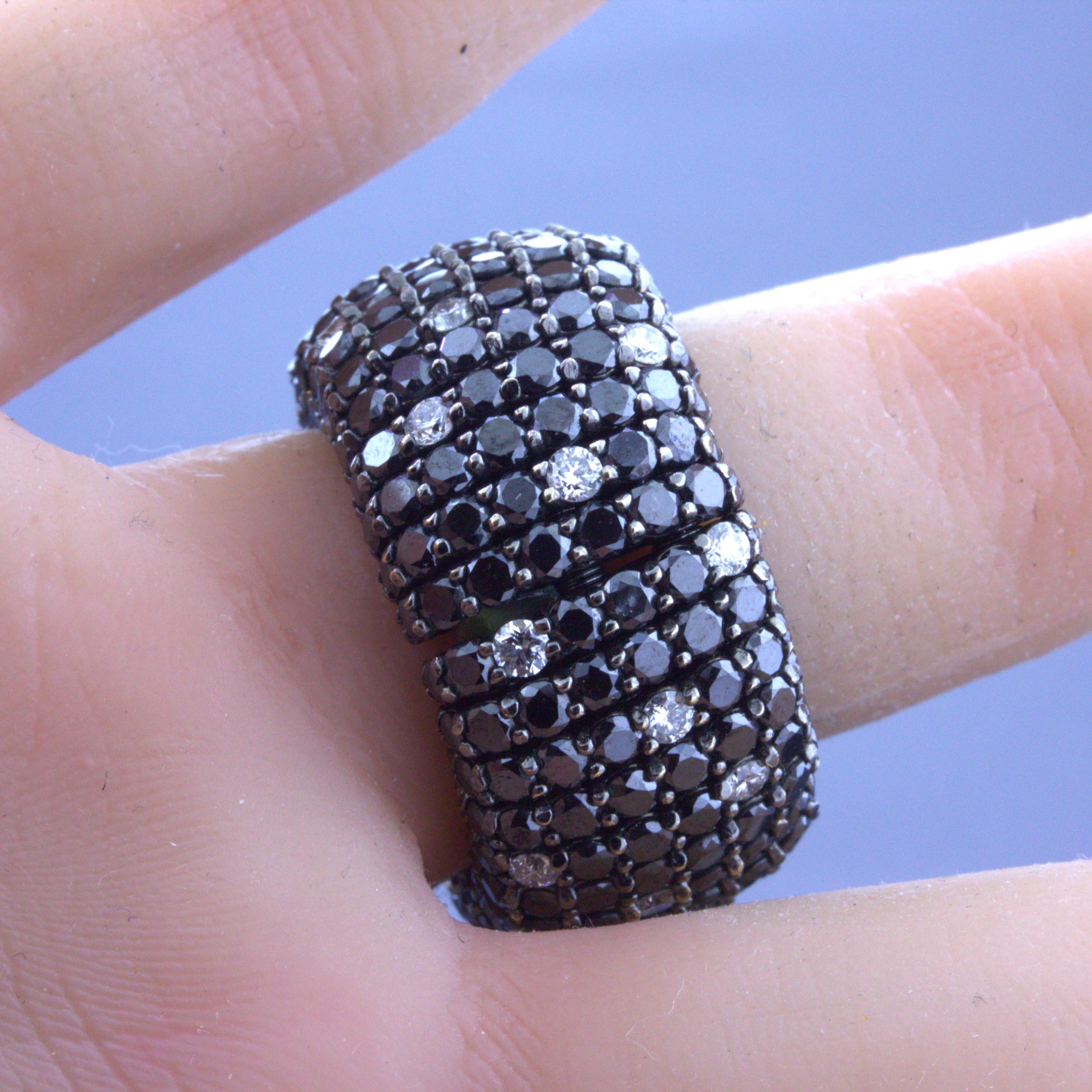 Roberto Demeglio White & Black Diamond 18k White Gold Stretch Ring