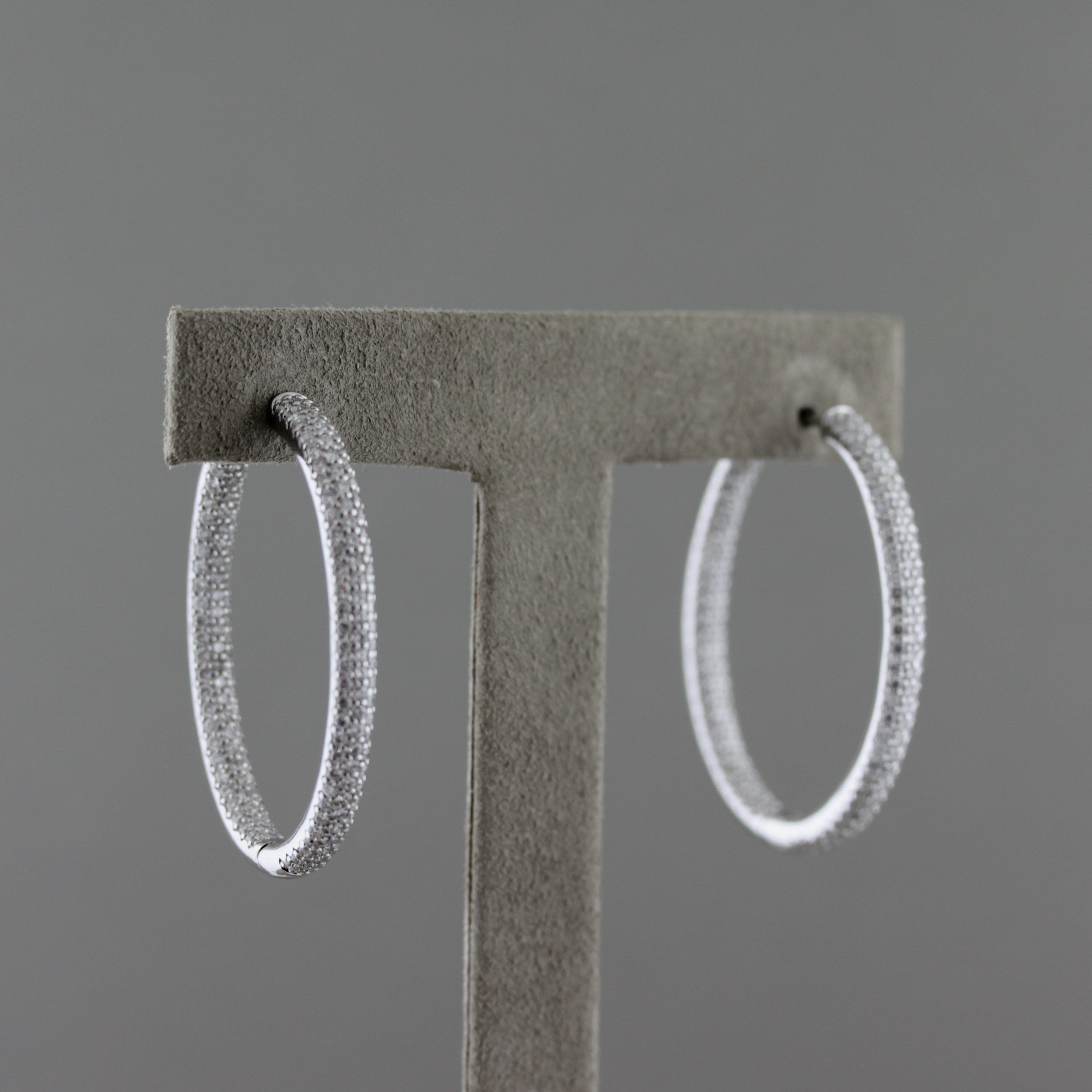 Diamond Pavé Gold Oval Hoop Earrings