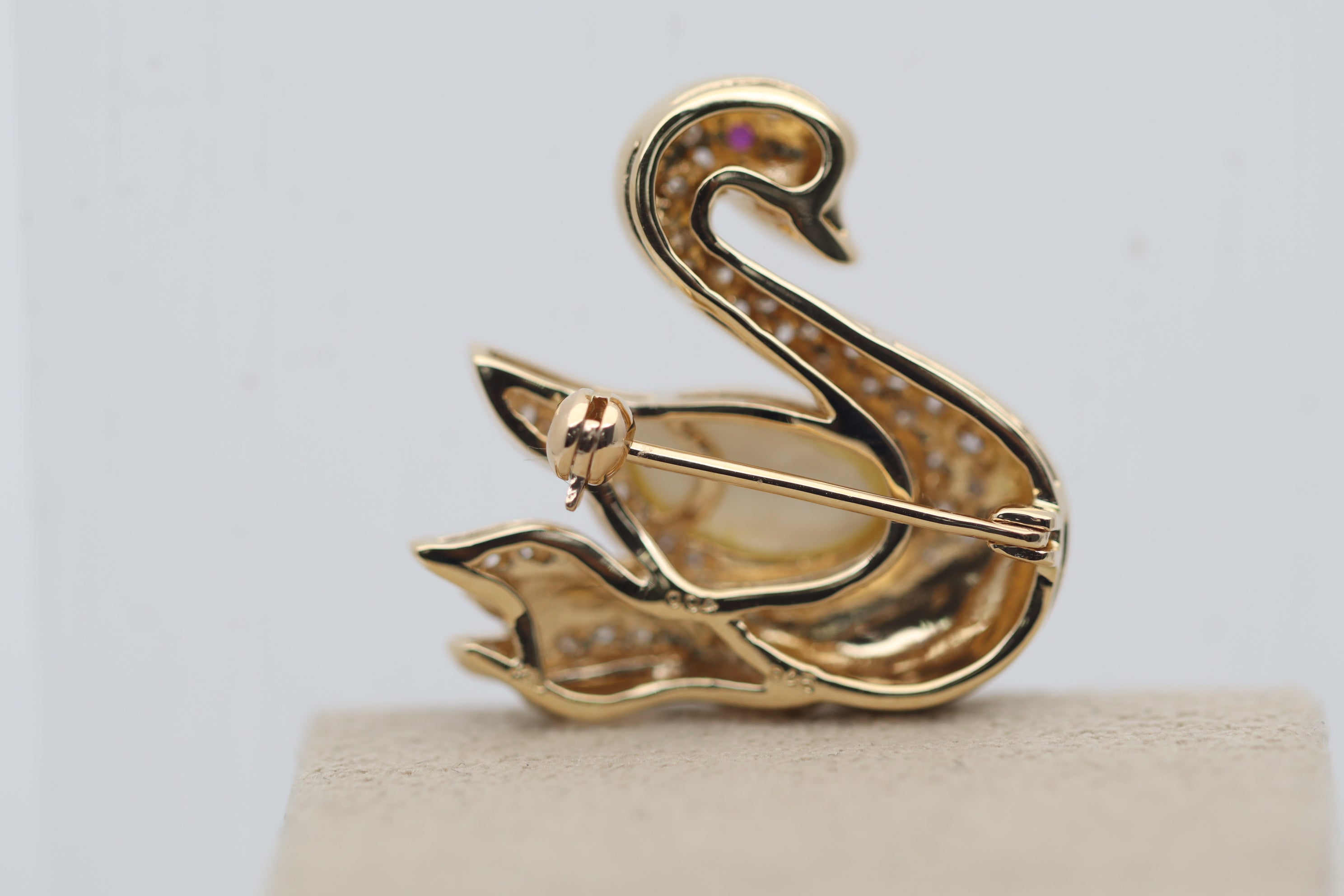 Diamond Ruby Mother-of-Pearl Gold Swan Brooch Pin
