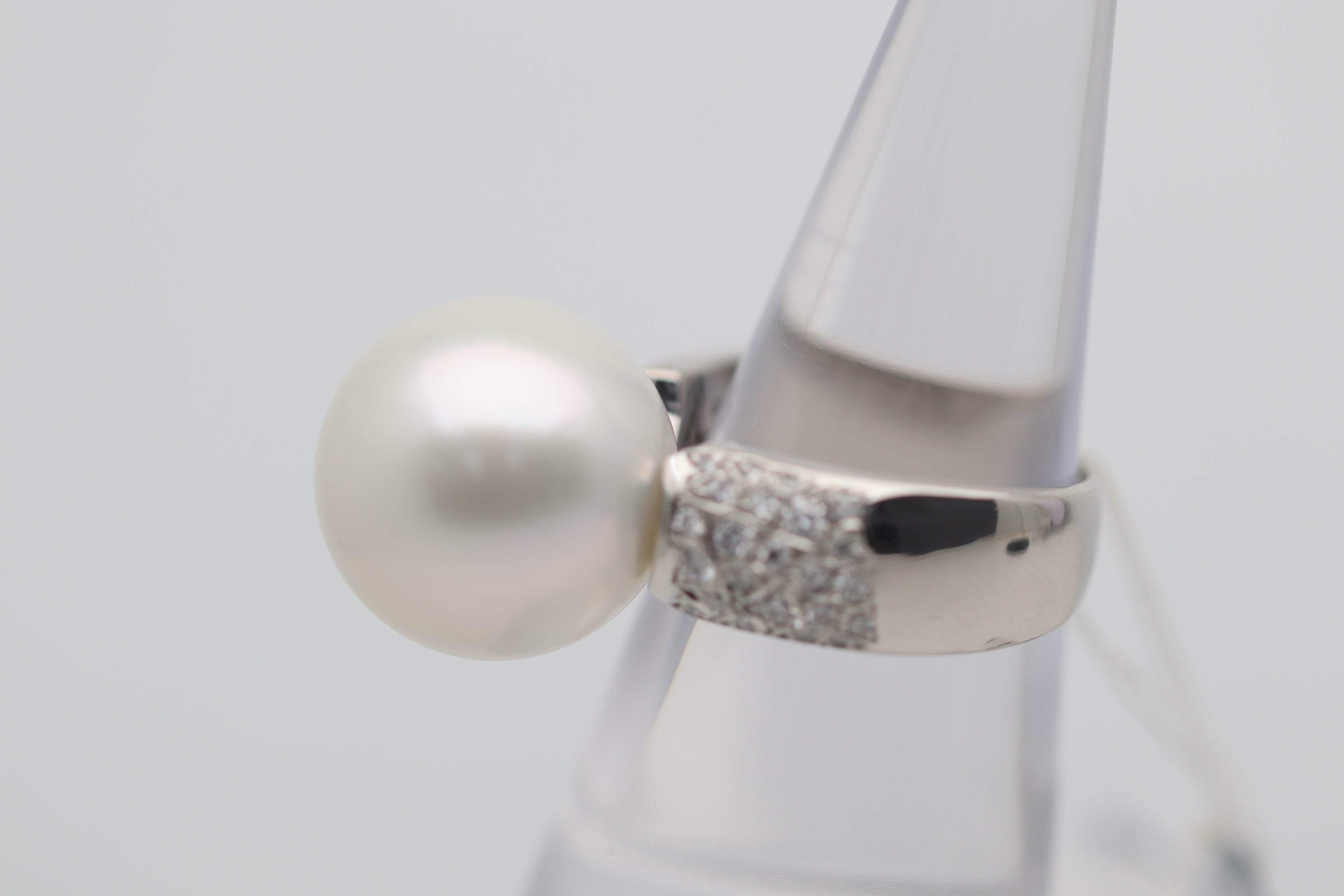 16mm South Sea Pearl Diamond Platinum Ring