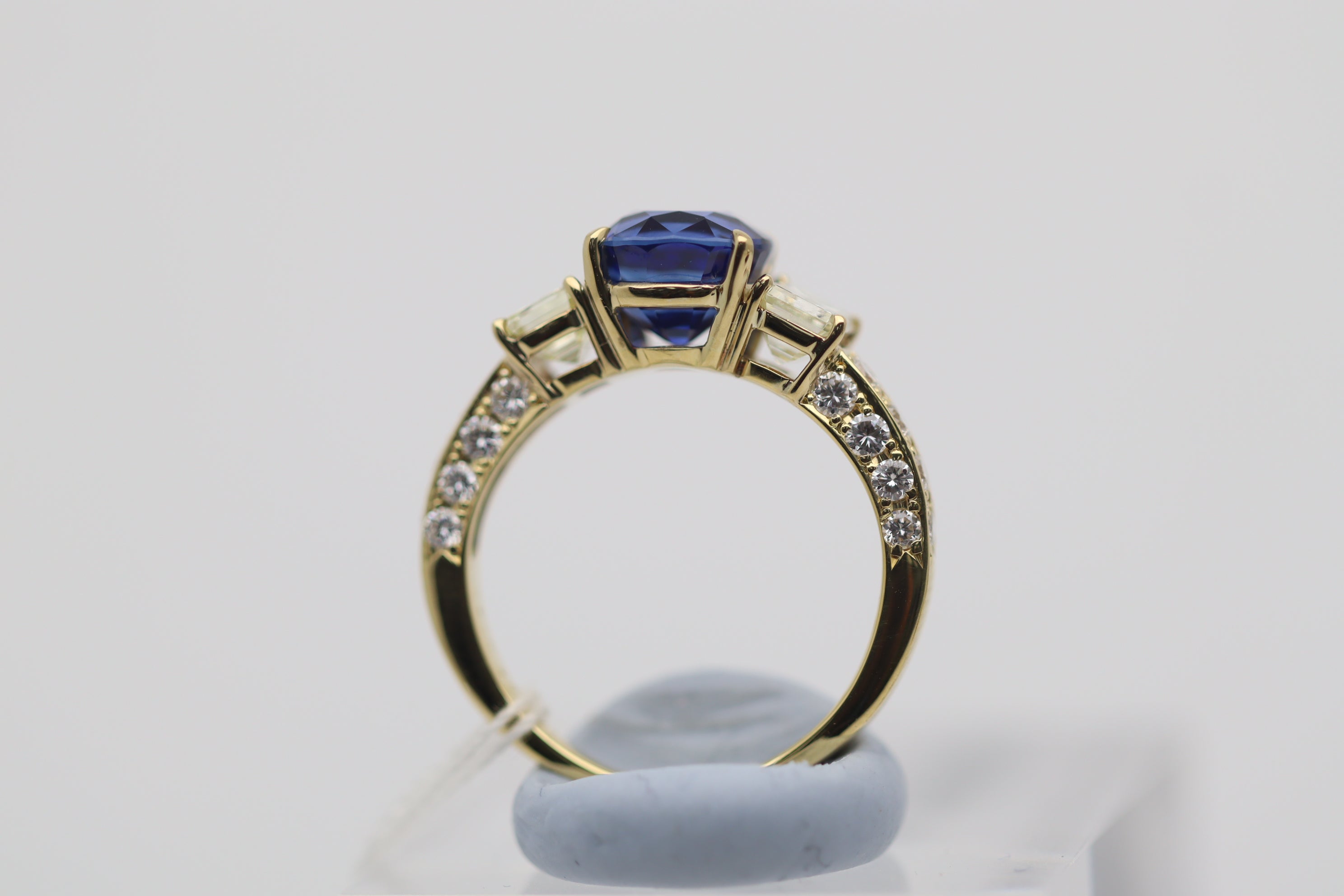 Gem Blue Sapphire Diamond Gold Ring