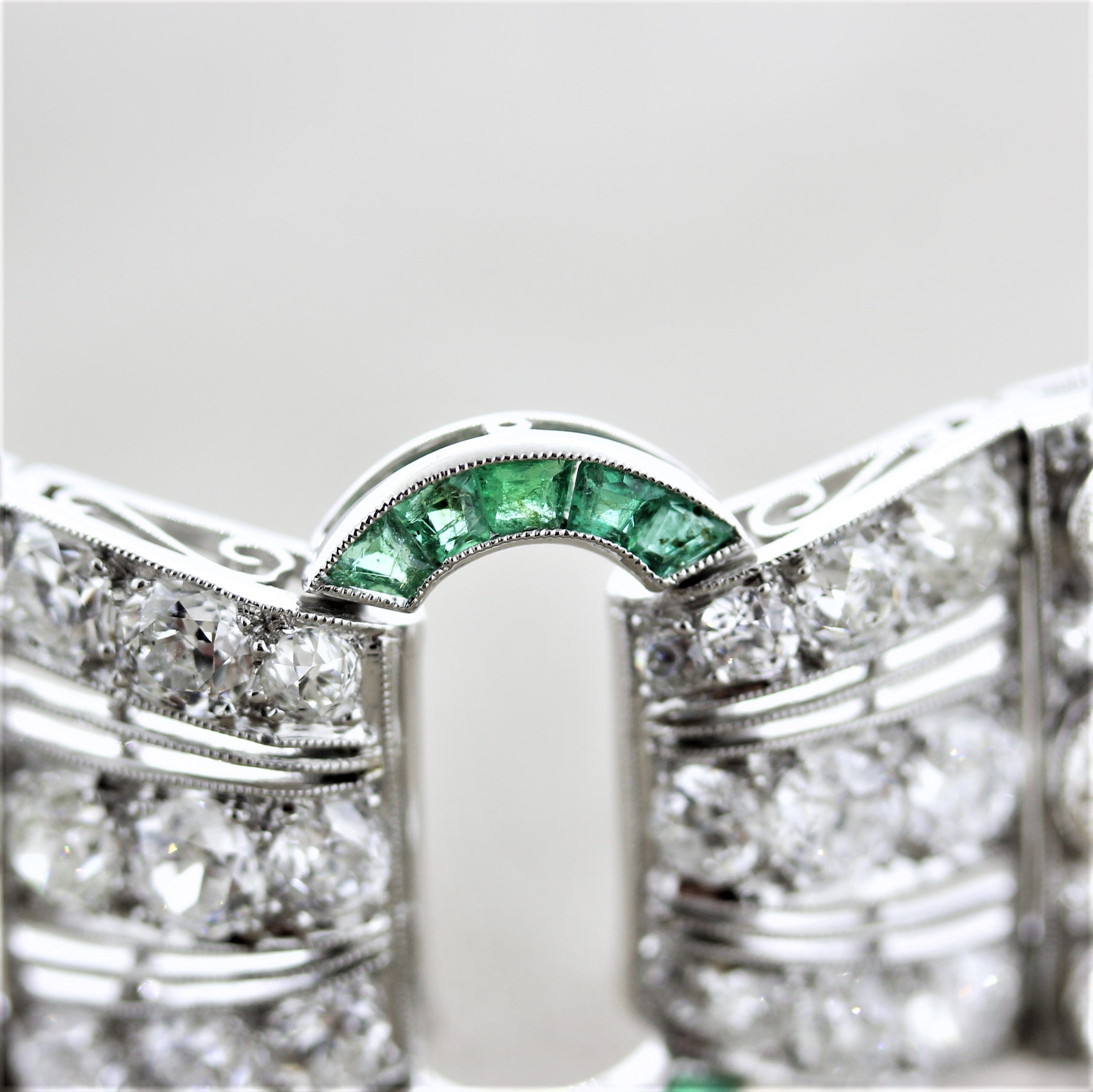 Magnificent French Art Deco Diamond Emerald Platinum Bracelet