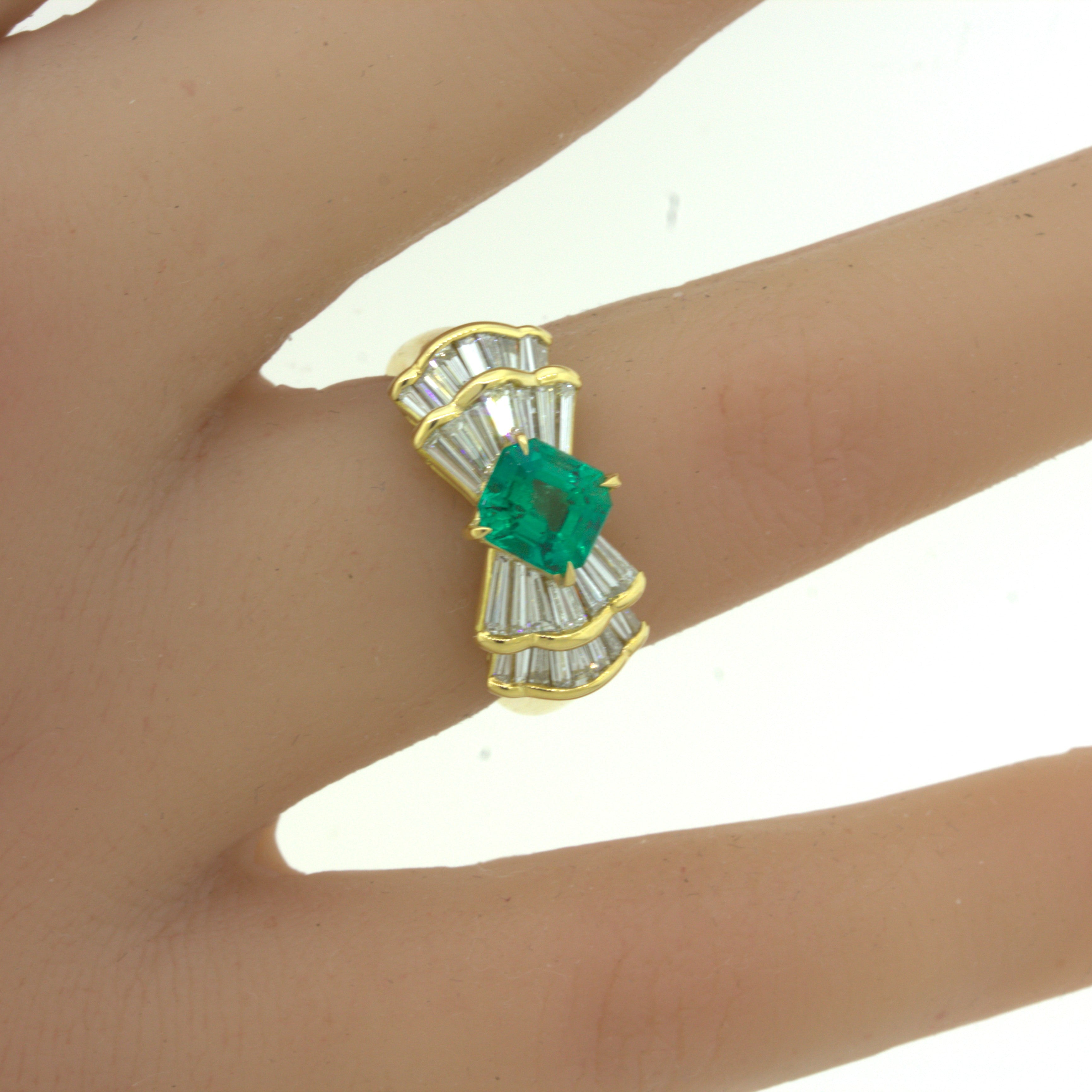 1.00 Carat Gem Emerald Diamond 18K Yellow Gold Ring