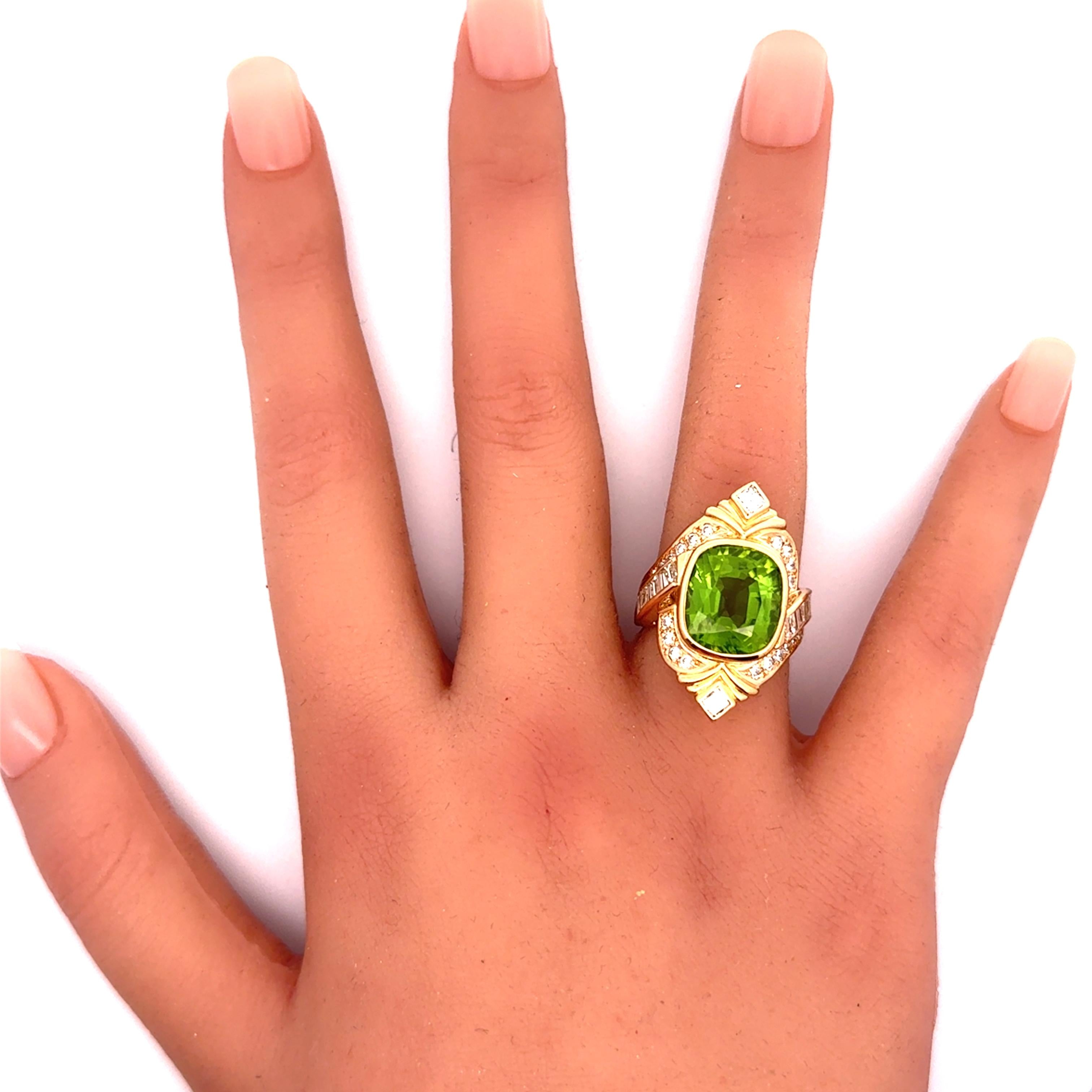 Peridot Diamond 18k Yellow Gold Ring