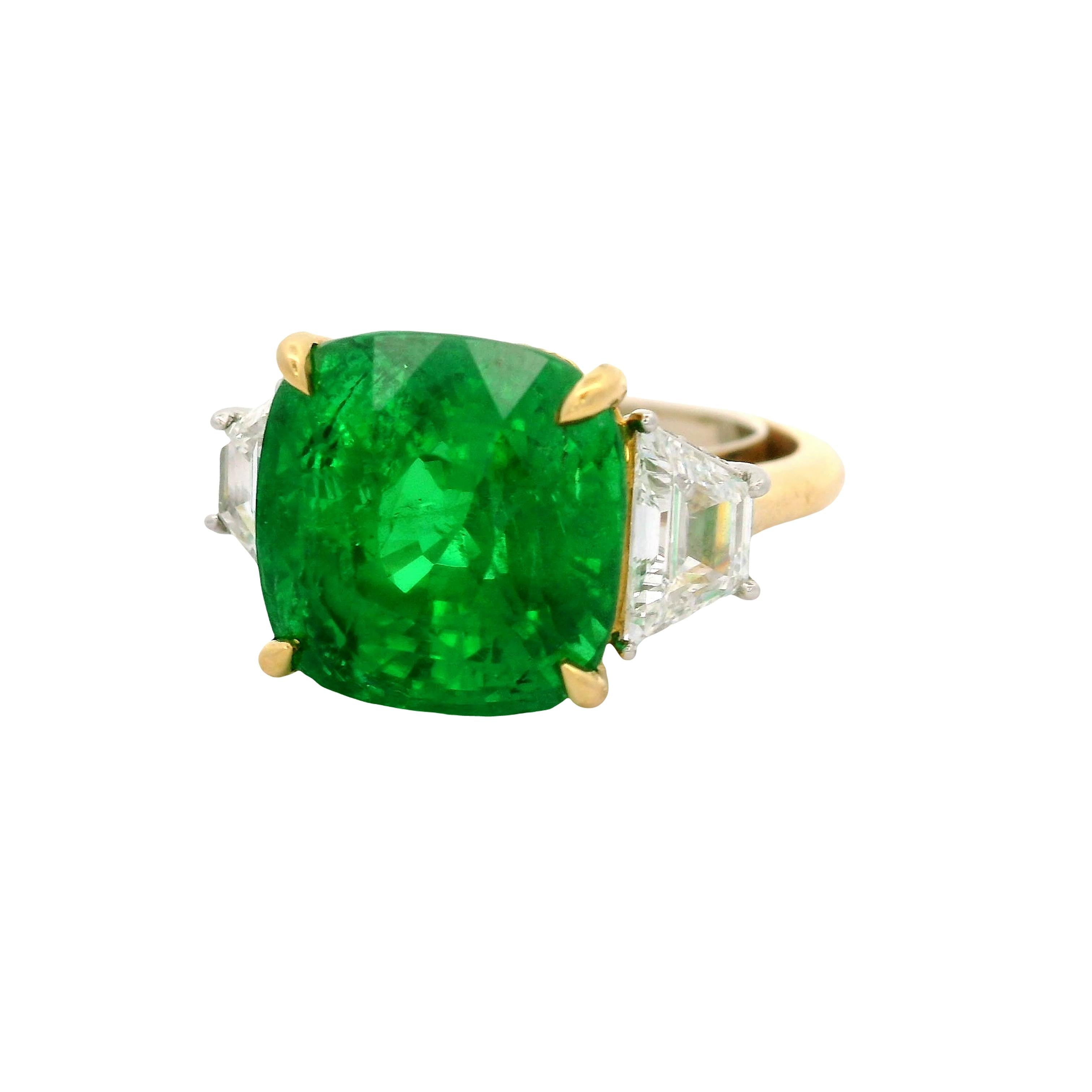 Exceptional 12.55 Carat Tsavorite Garnet Diamond Gold Ring