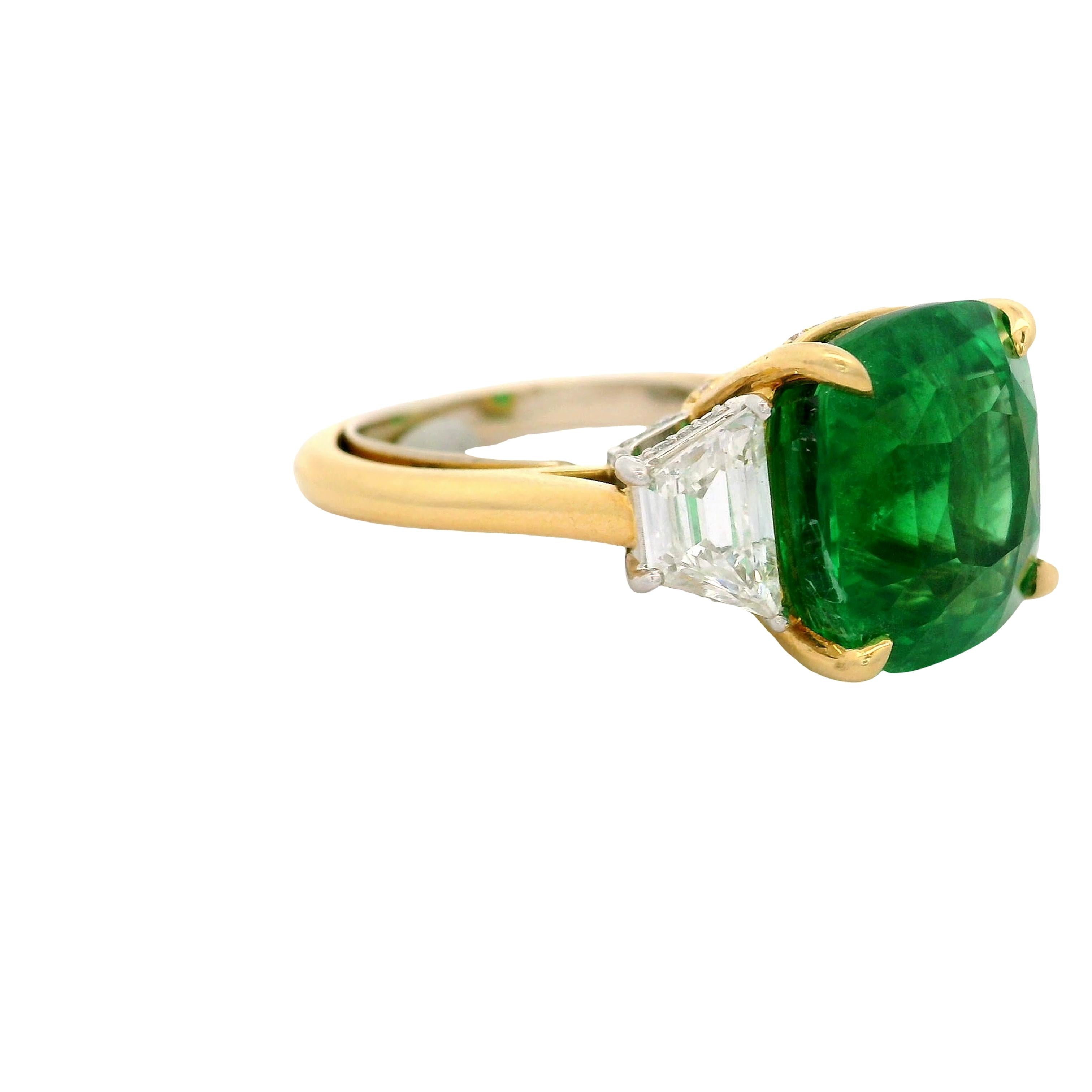 Exceptional 12.55 Carat Tsavorite Garnet Diamond Gold Ring