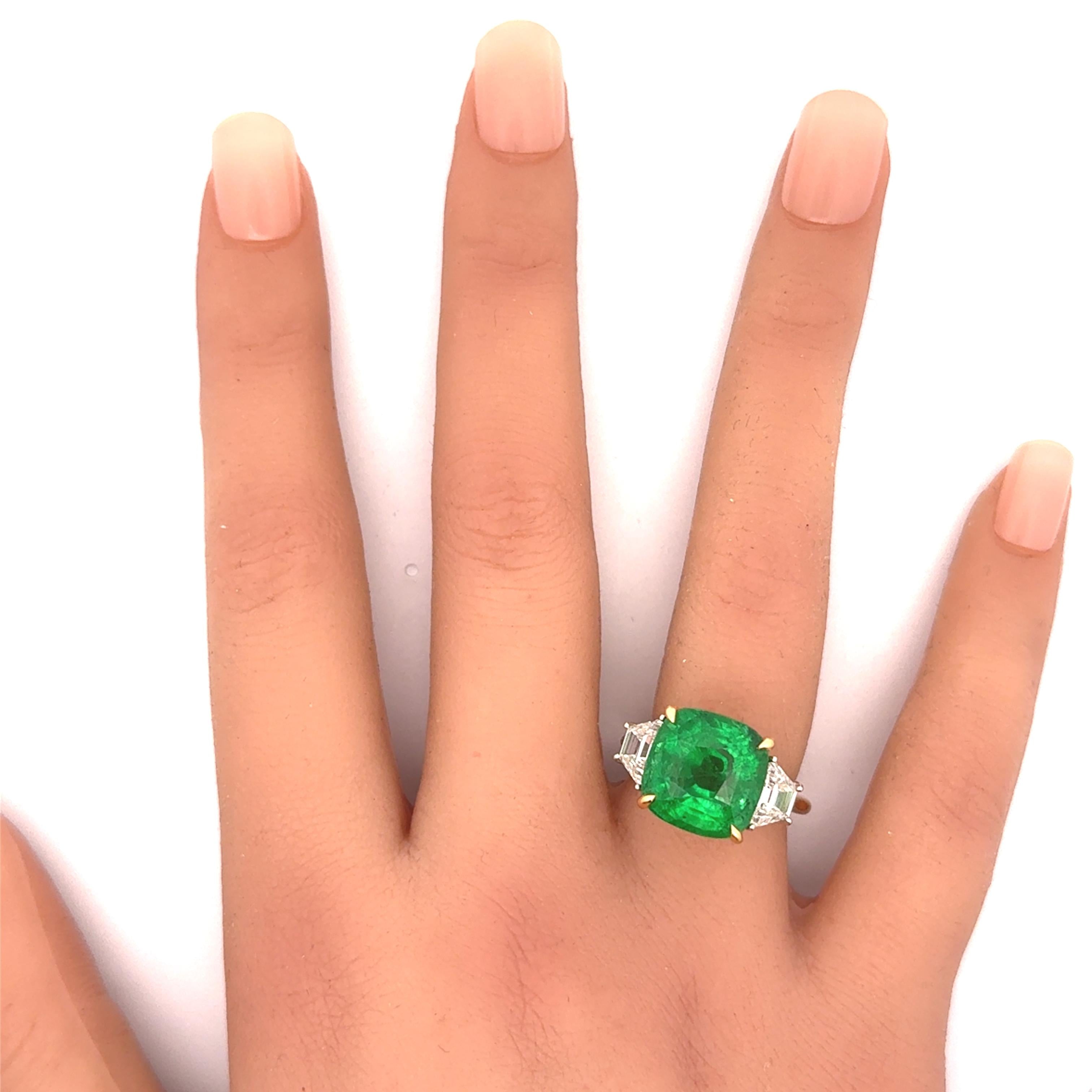 Exceptional 12.55 Carat Tsavorite Garnet Diamond Gold Ring
