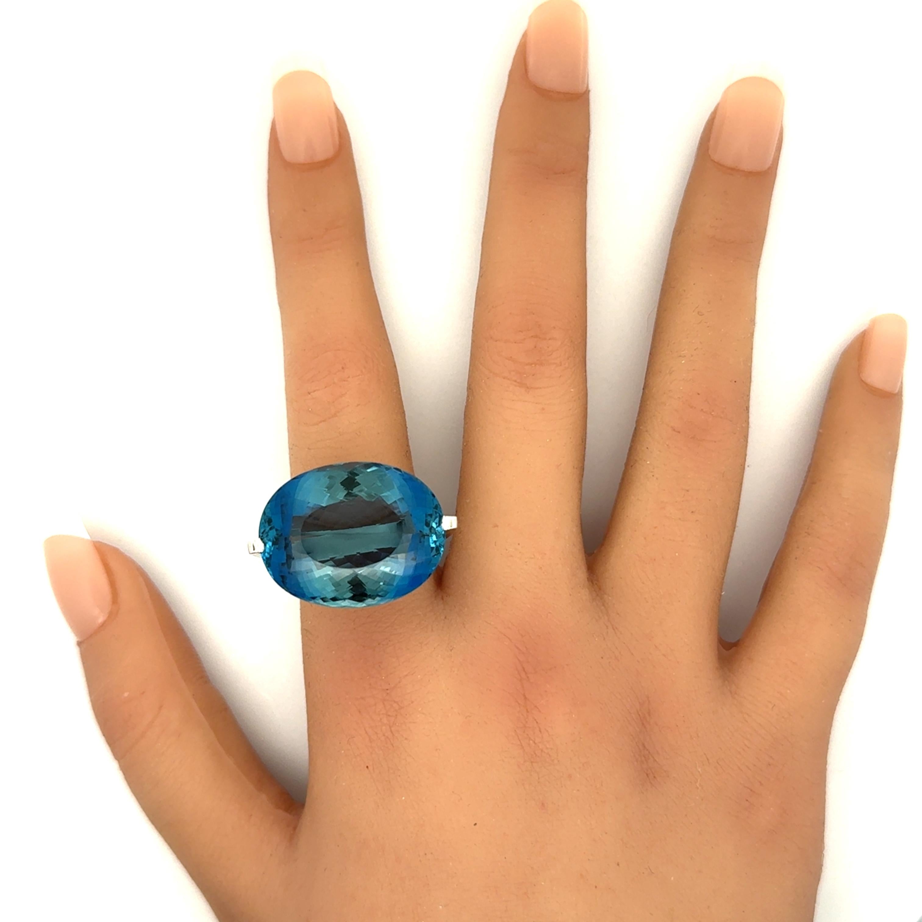 Superb 27.20 Carat Aquamarine 18k White Gold Solitaire Ring