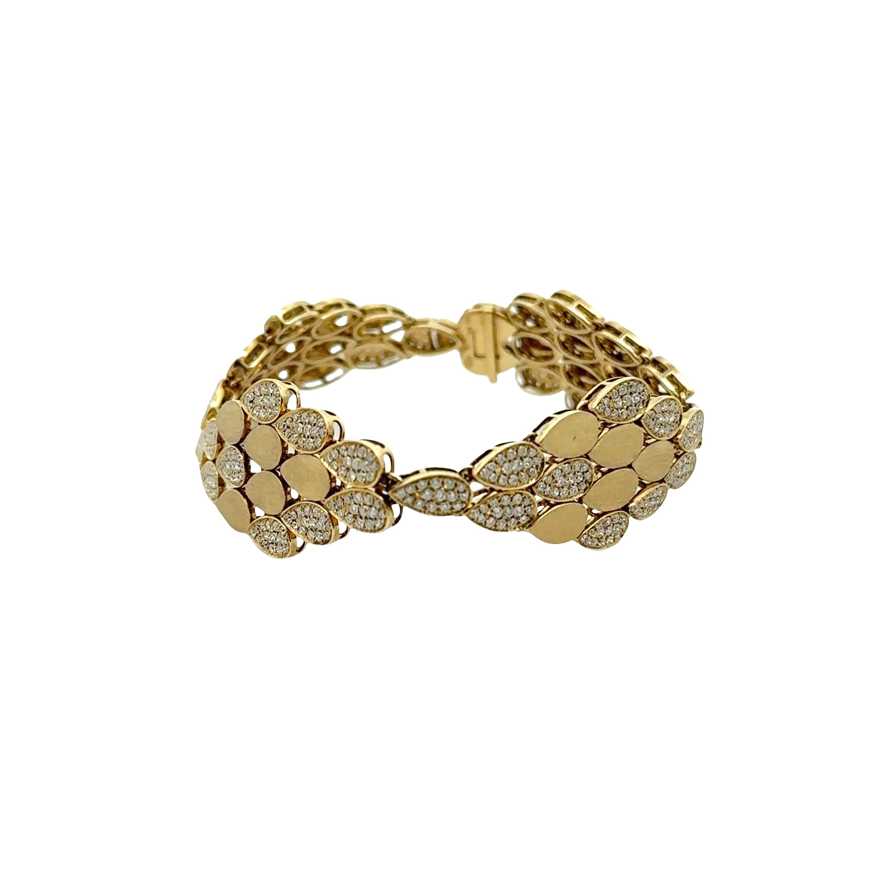 Modern Diamond 18k Yellow Gold Link Bracelet
