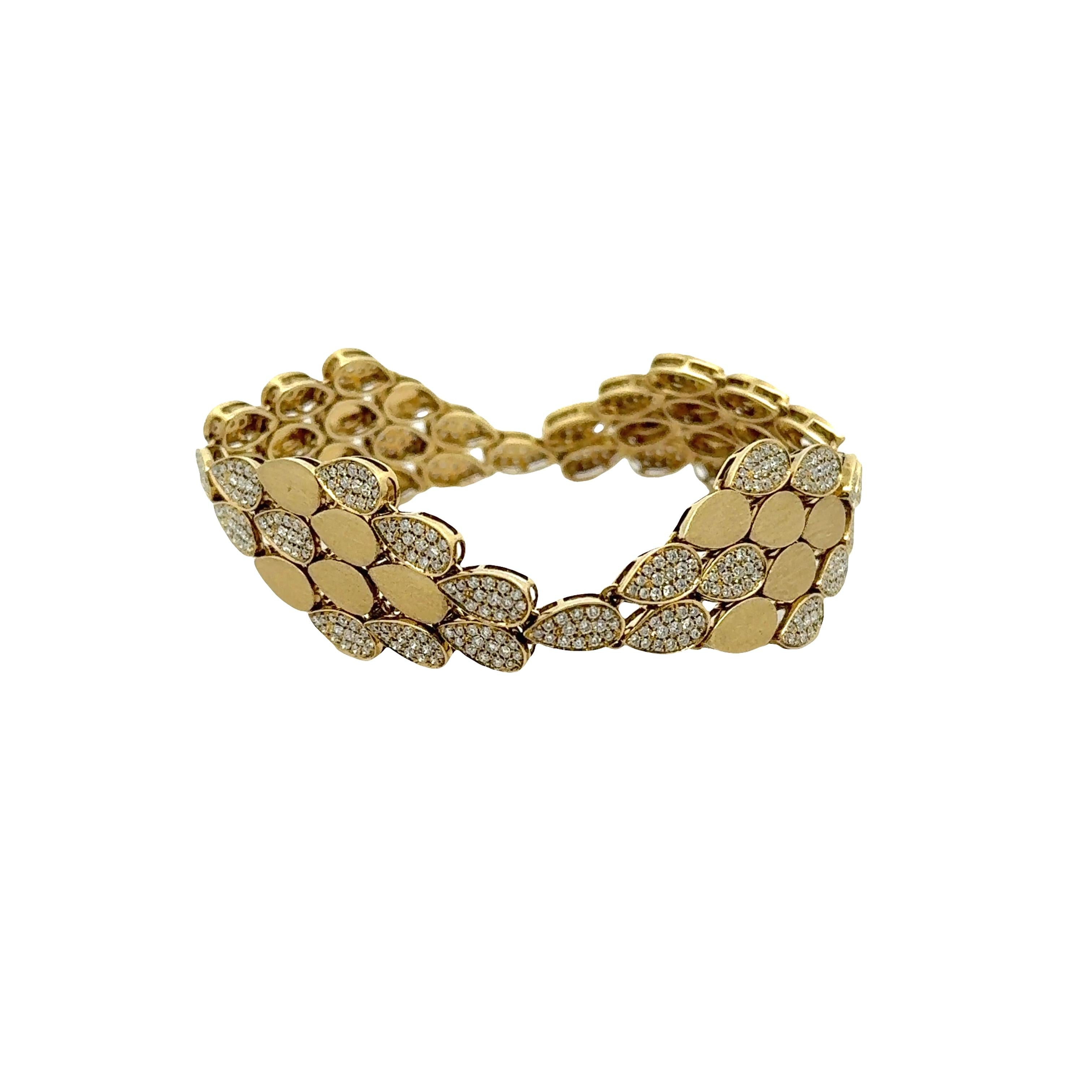 Modern Diamond 18k Yellow Gold Link Bracelet