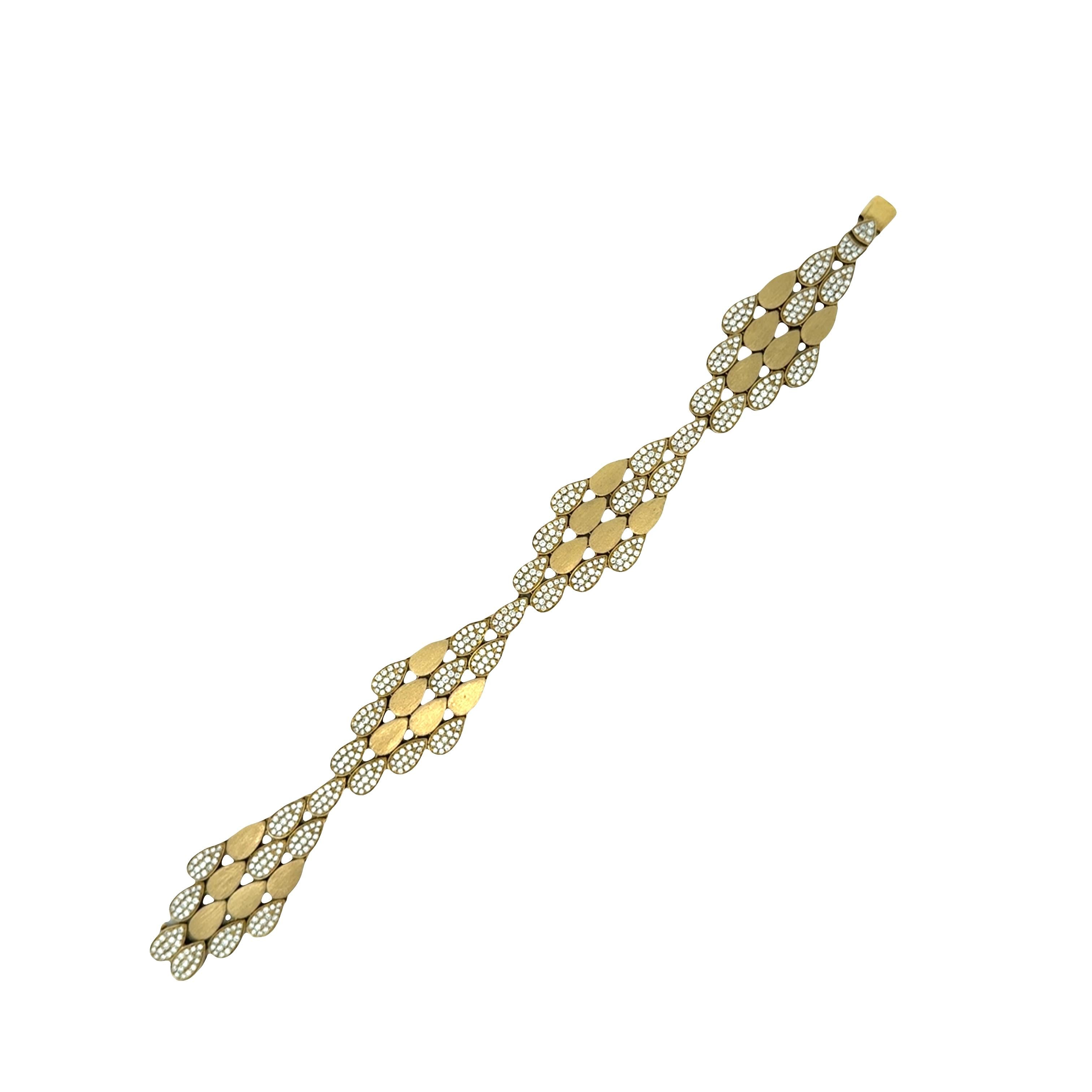 Modern Diamond 18k Yellow Gold Link Bracelet