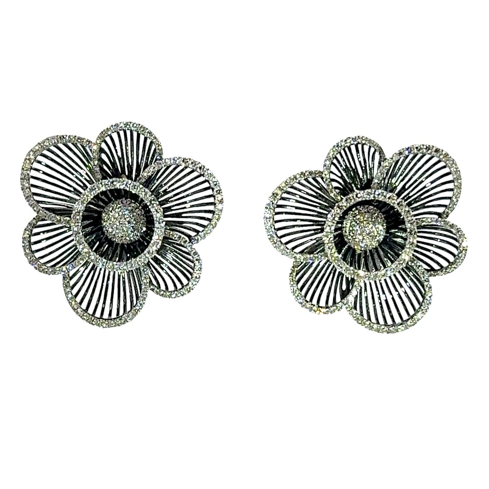 Diamond 18k Gold Flower Earrings