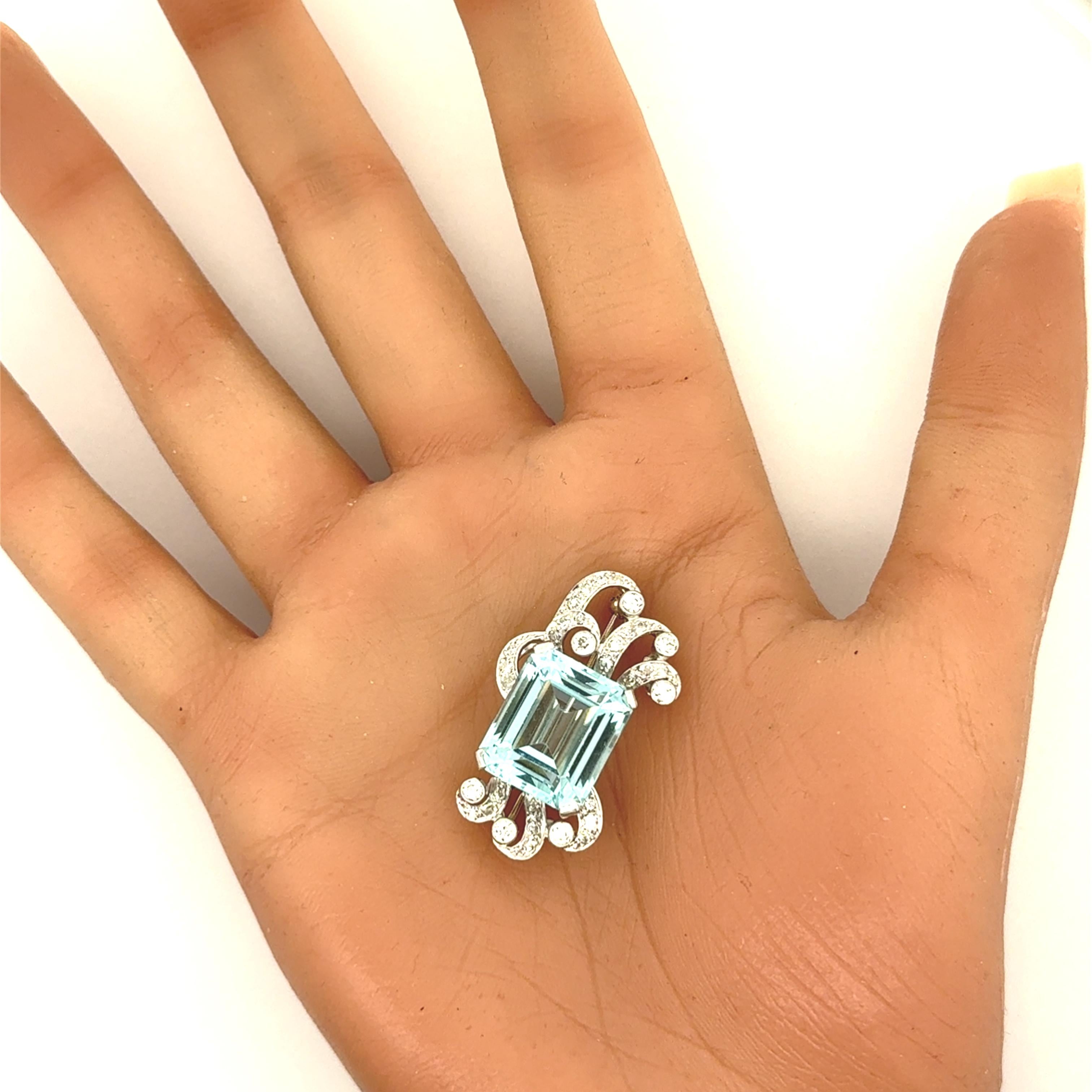 Retro 14.00 Carat Aquamarine Diamond Platinum 14K Gold Brooch