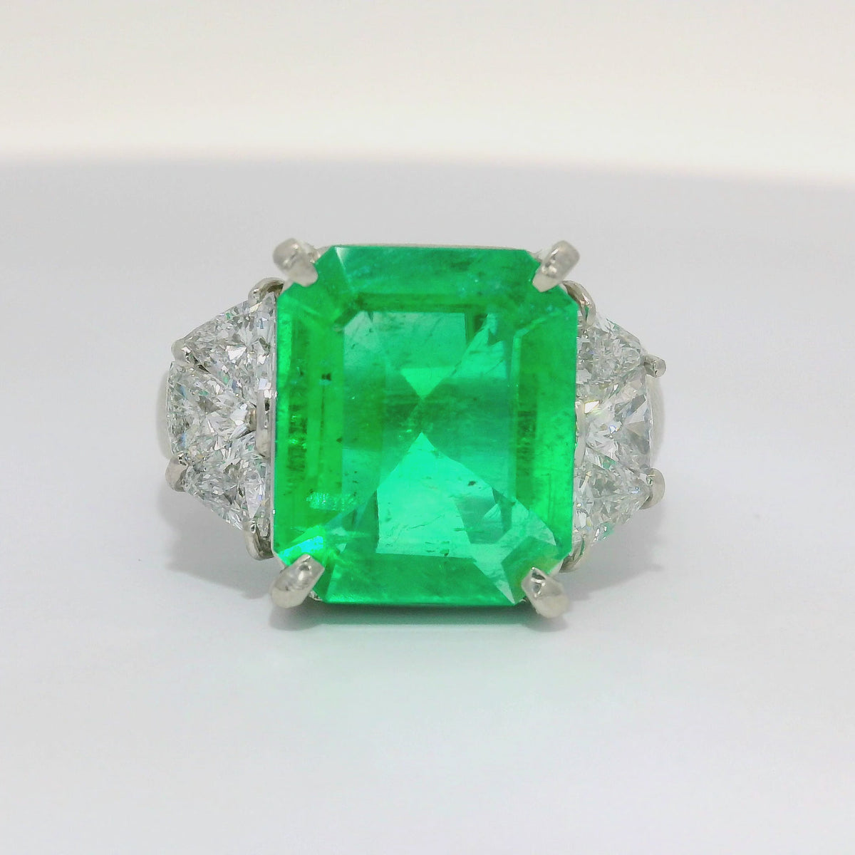 4.55 Carat Colombian Emerald Diamond Platinum Ring, GIA Certified