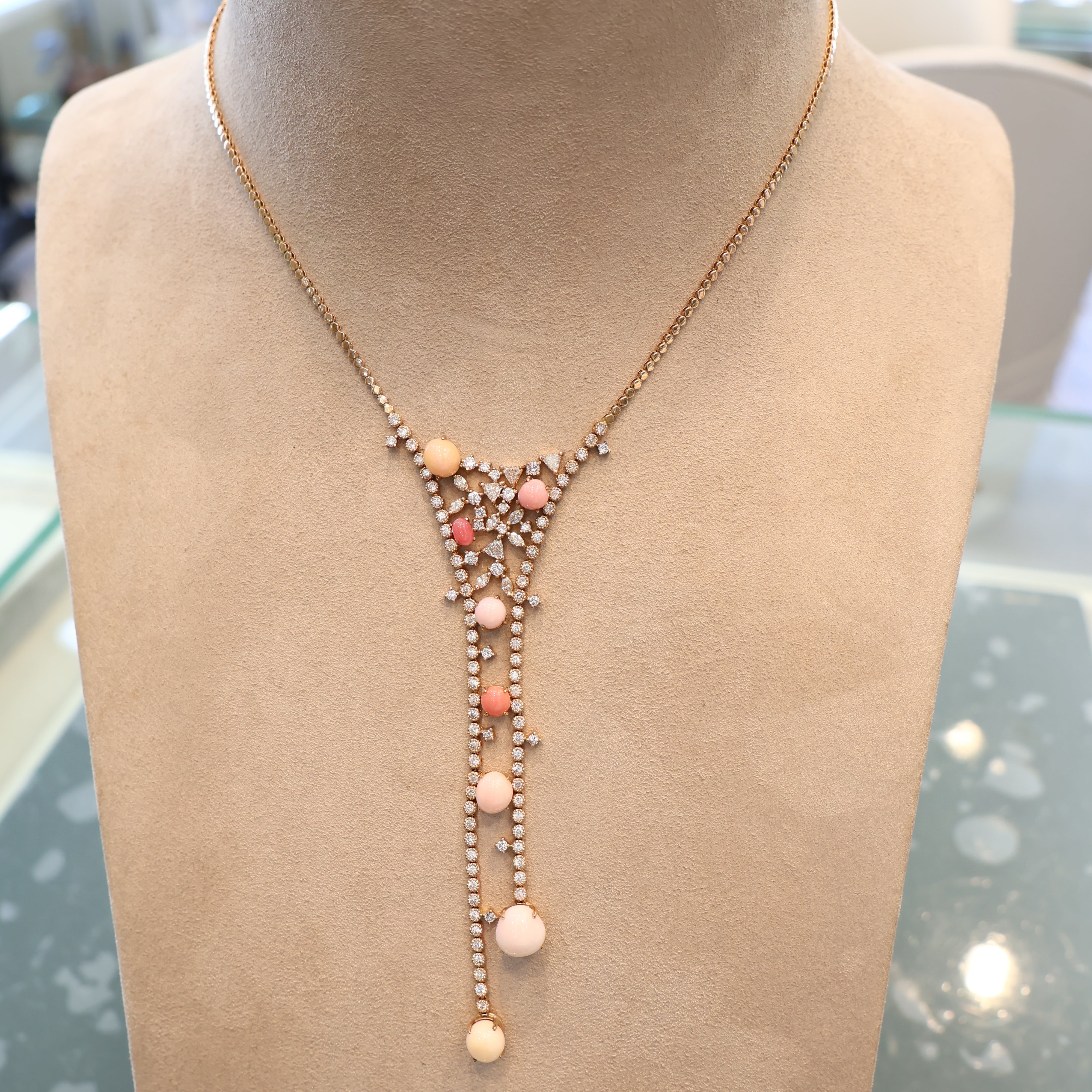 Conch Pearl Diamond Gold Necklace