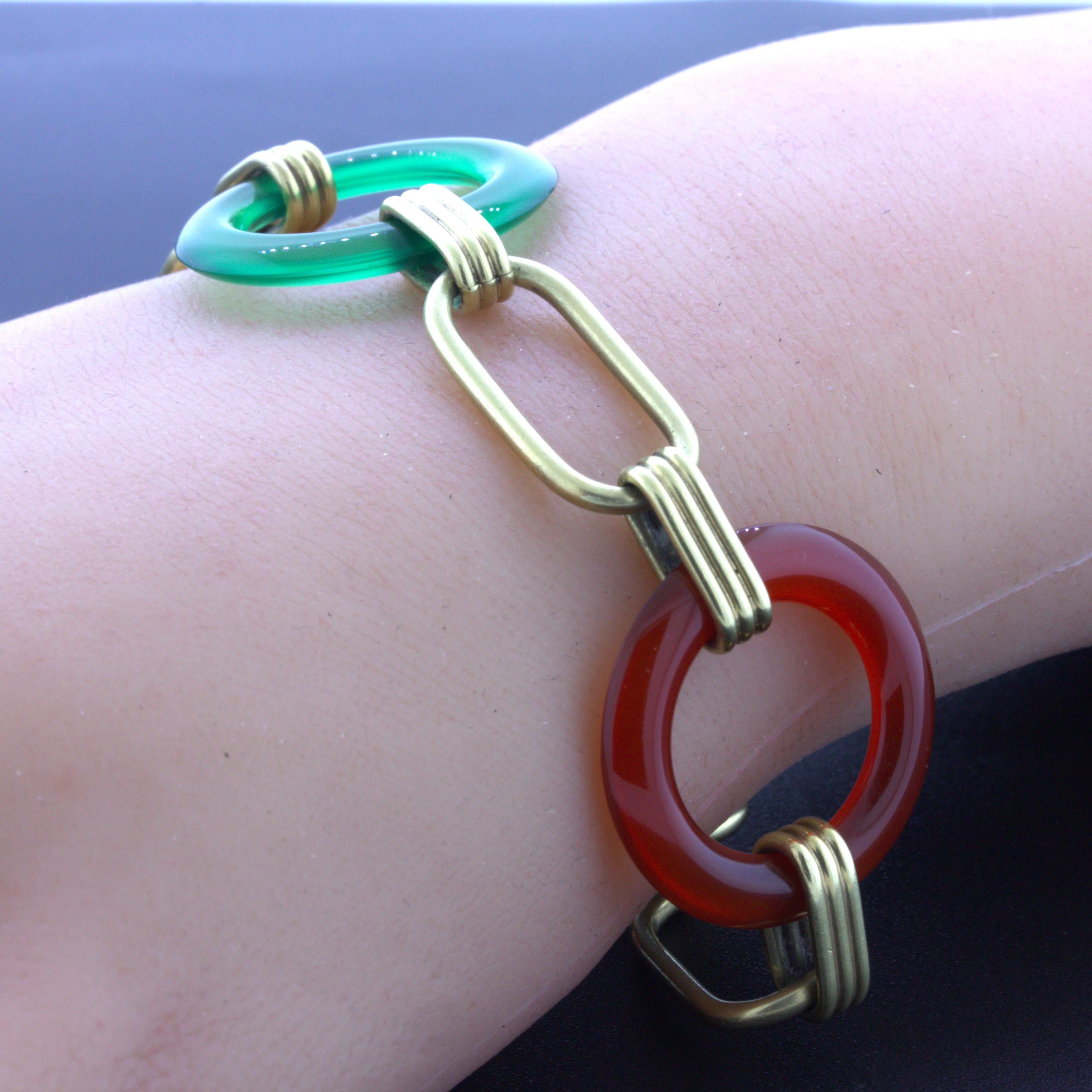 Retro Carnelian & Chalcedony 14k Yellow Gold Link Bracelet