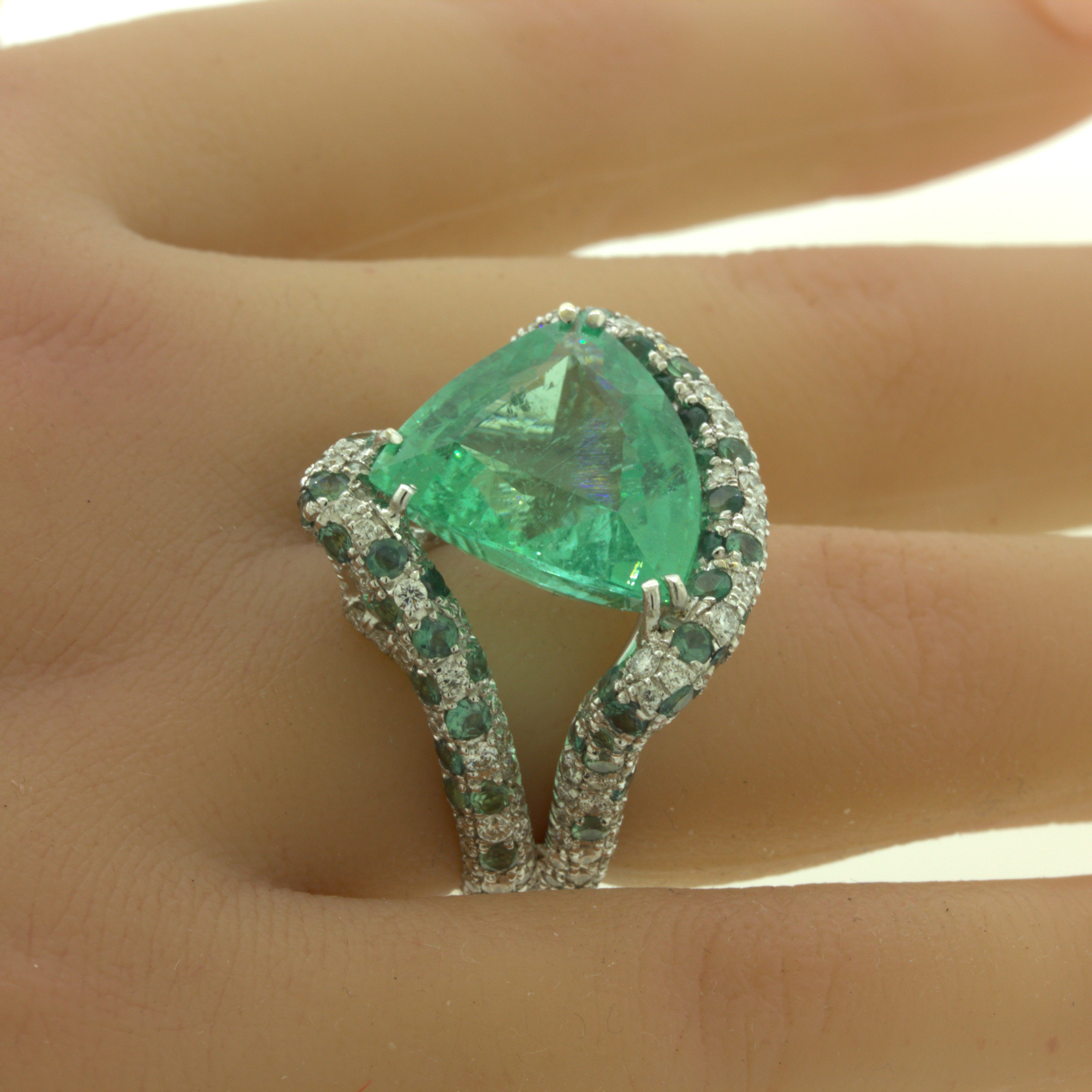 28.41 Carat Paraiba Tourmaline Diamond Alexandrite 18K White Gold Cocktail Ring