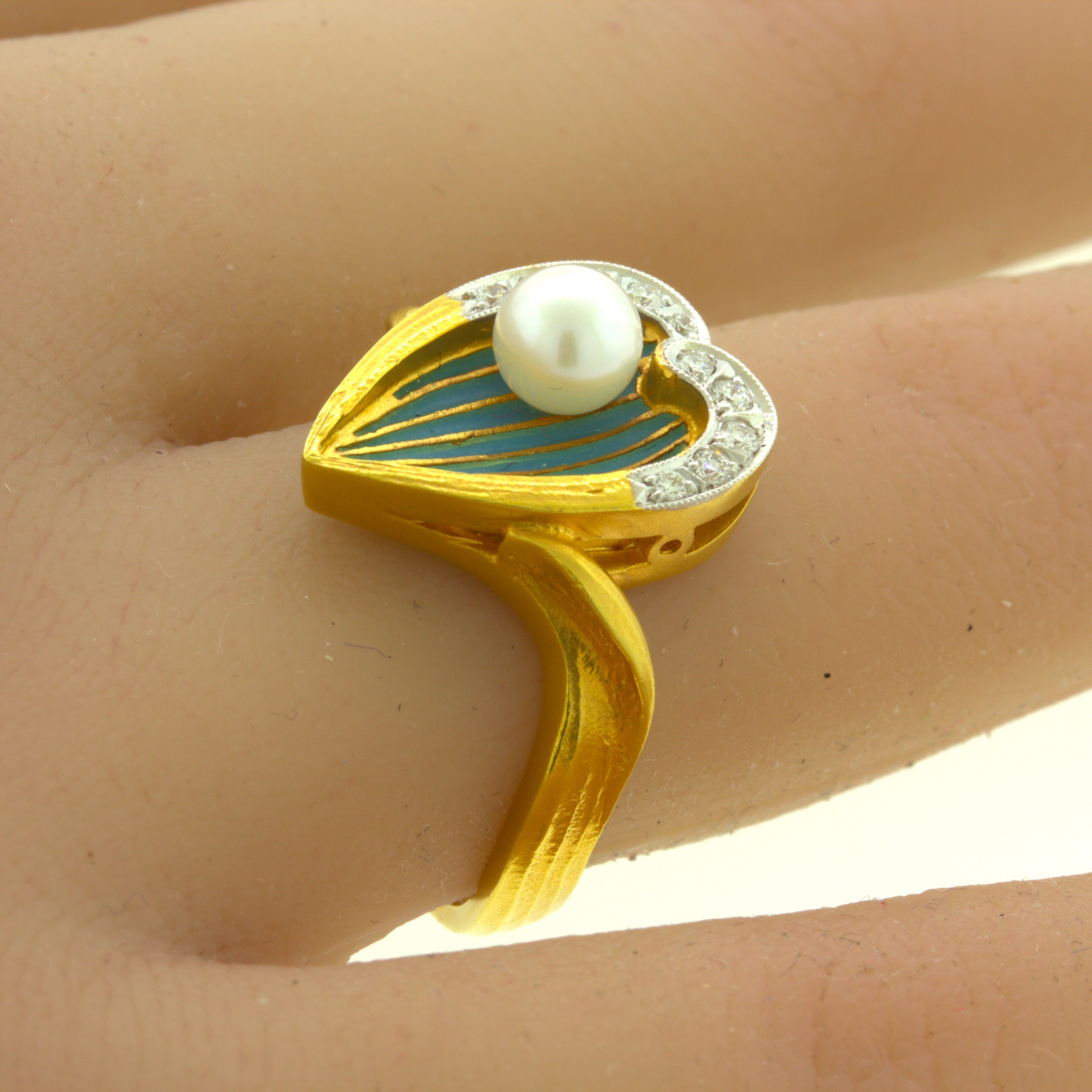 Masriera Diamond Pliqué-a-Jour Enamel Pearl 18K Yellow Gold Ring