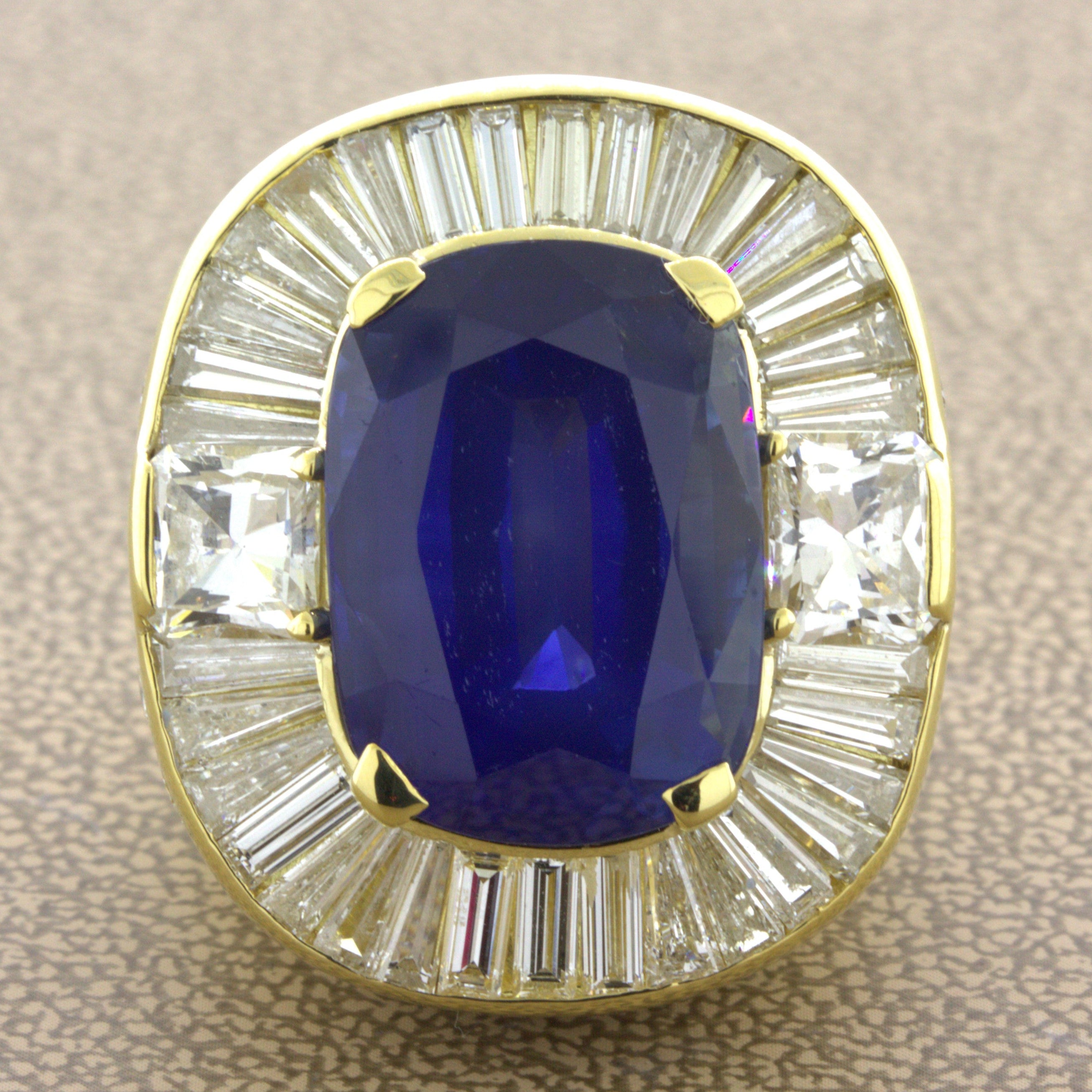 19.36 Carat Ceylon Sapphire Diamond 18K Yellow Gold Cocktail Ring, GIA Certified