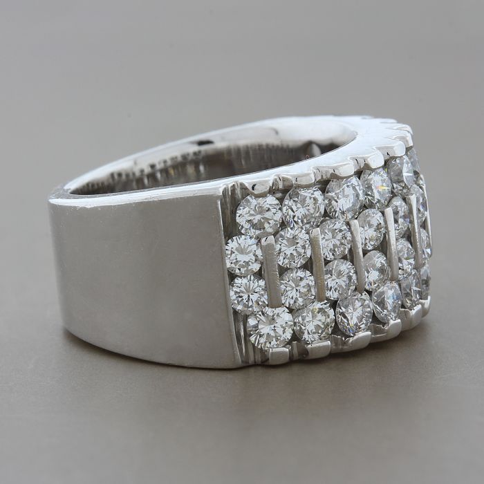 Diamond Cluster Gold Band Ring