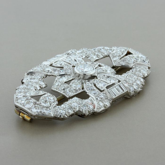 Art Deco Diamond Brooch in Platinum and Gold