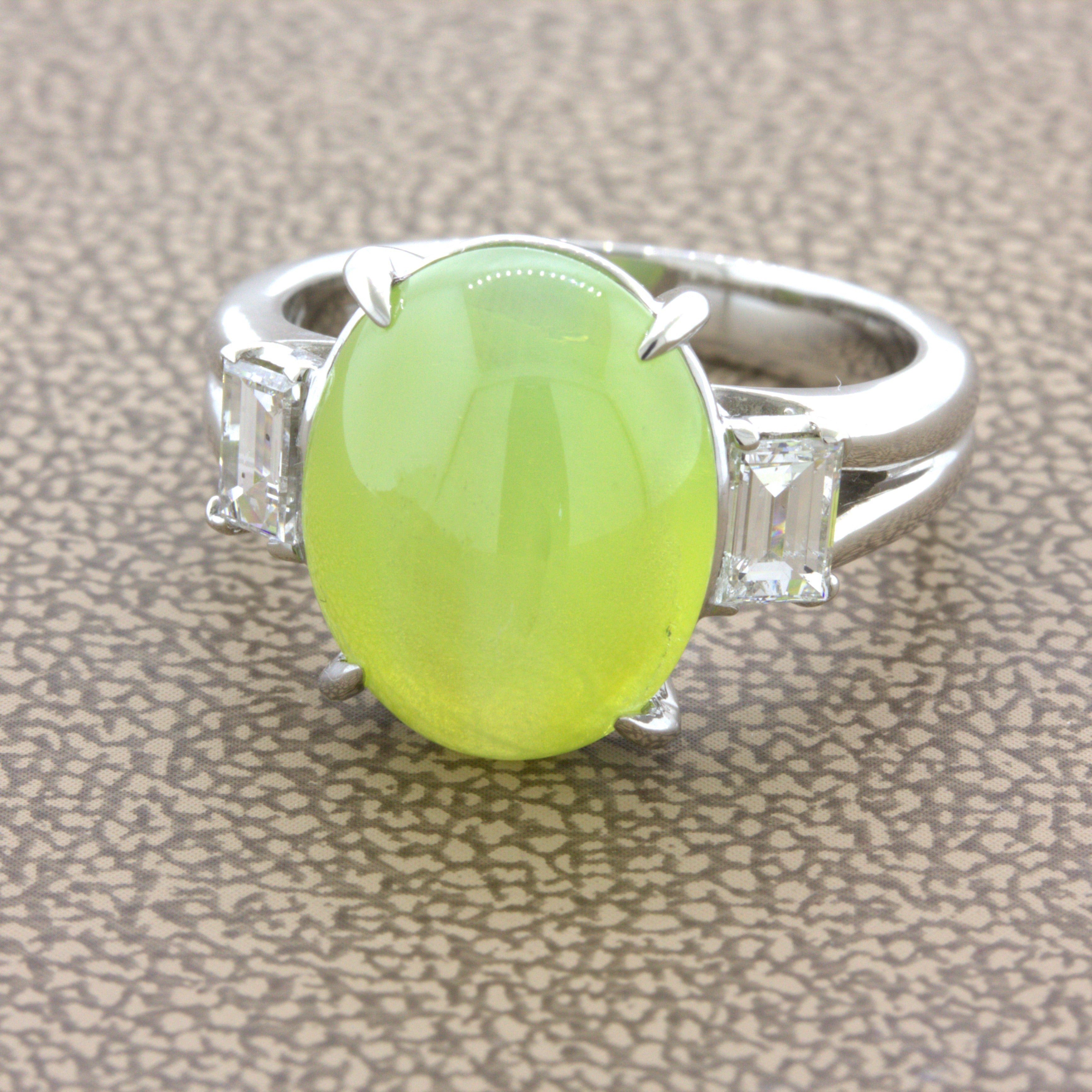 8.27 Carat Cats Eye Chrysoberyl Diamond 3-Stone Platinum Ring